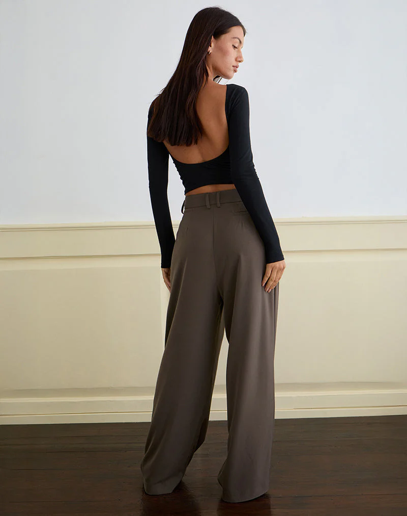 Nala Breite Bundfaltenhose in Tailoring Truffle - Image 5