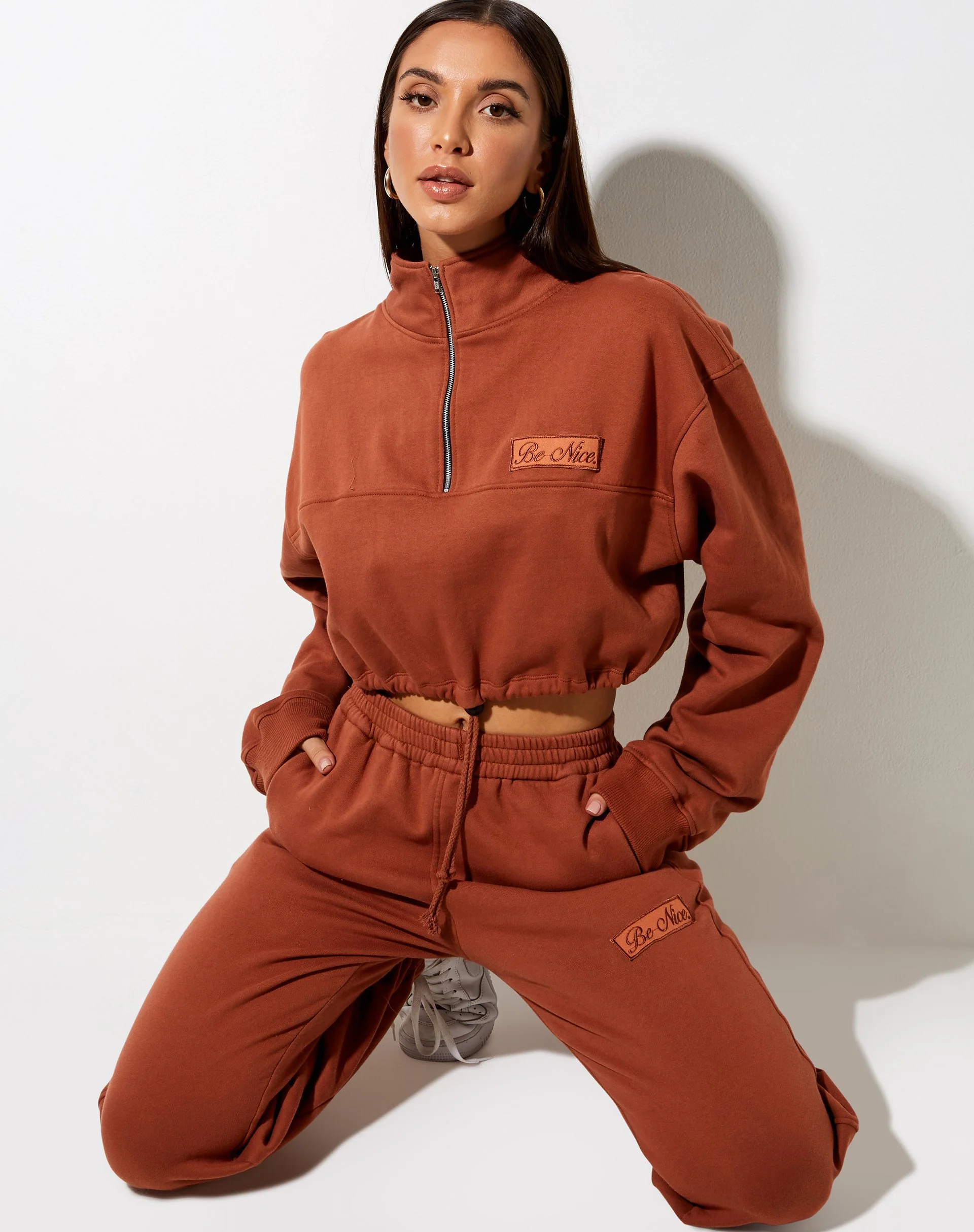 Nar Zip Bungee-Pullover aus gebranntem Ziegelstein 'Be Nice' Label Embro
