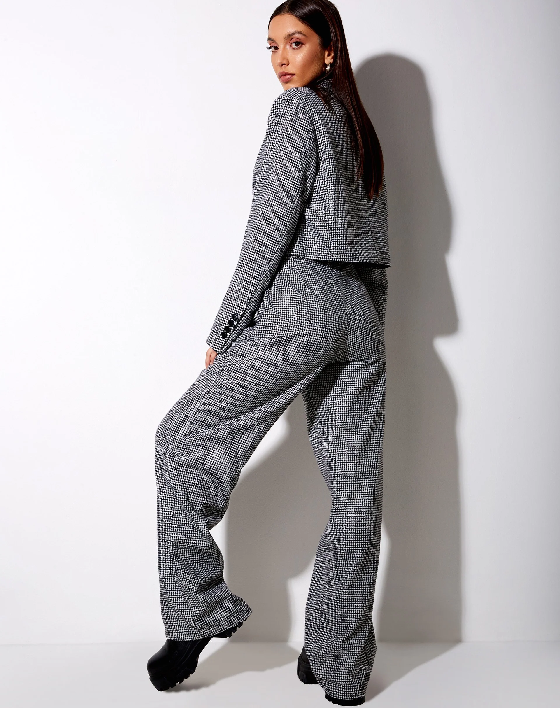 Nastia Jacke in Dogtooth Schwarz und Weiß - Image 5