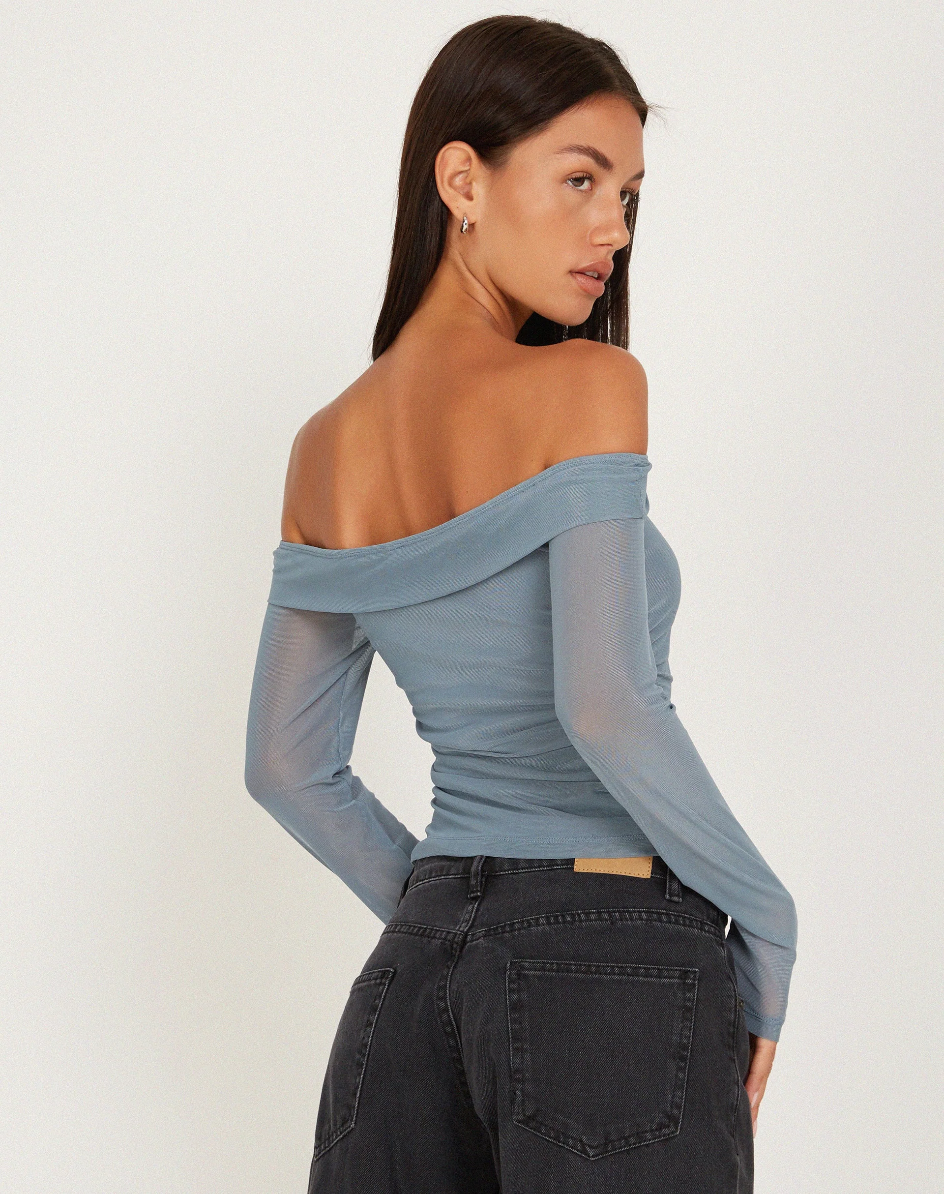 Nauri Mesh Bardot Top in Blau Grau - Image 3