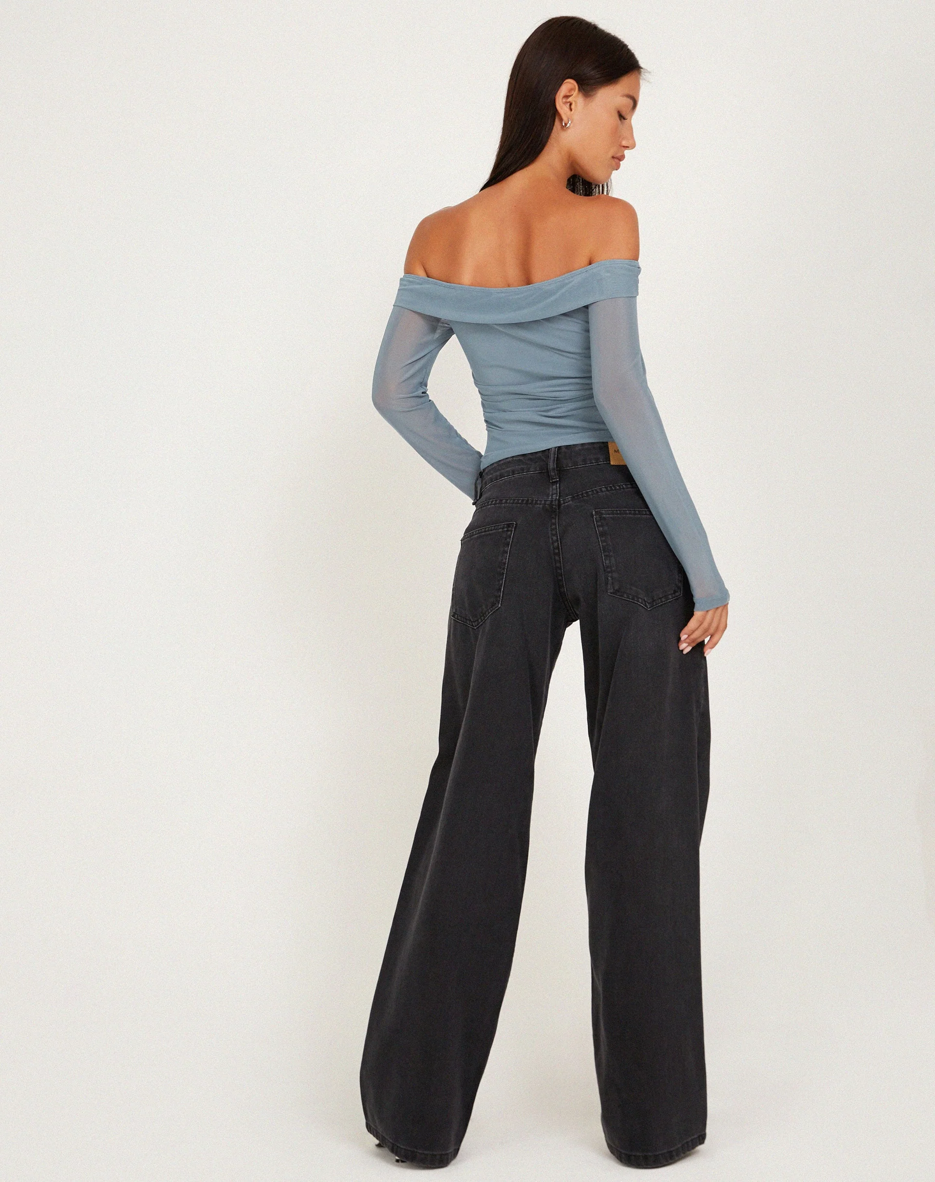 Nauri Mesh Bardot Top in Blau Grau - Image 6