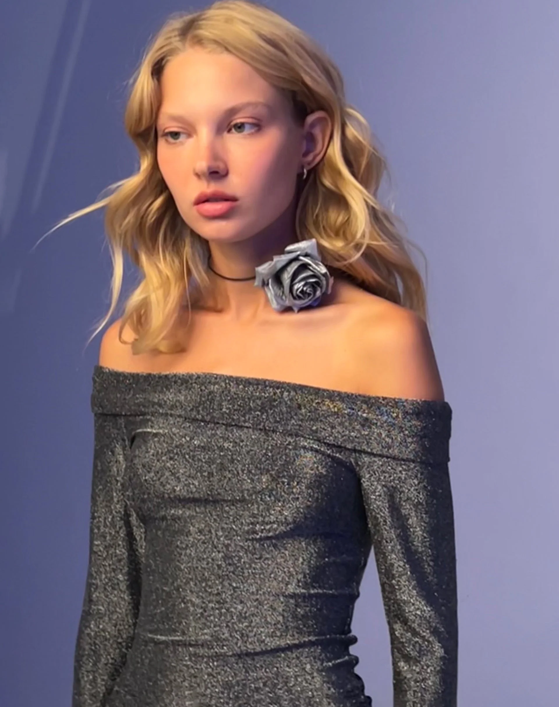 Naysila Bardot Top in Schwarz Schimmer - Image 3