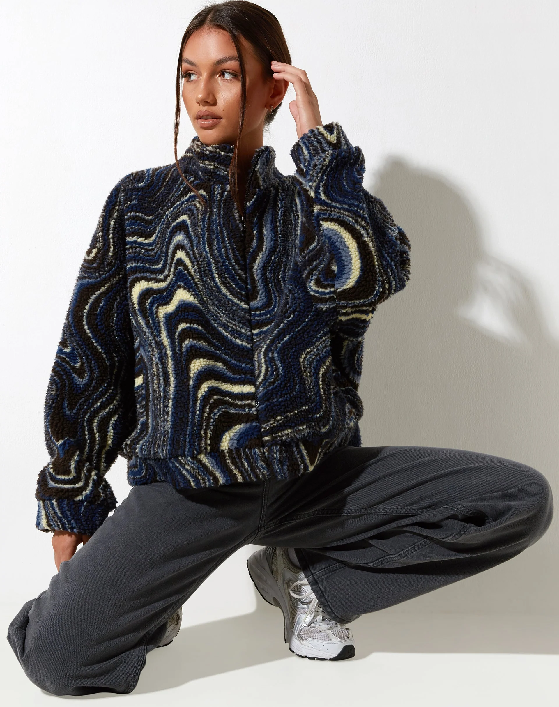 Nereo Jacke in Ripple Blau Schwarz und Elfenbein - Image 3