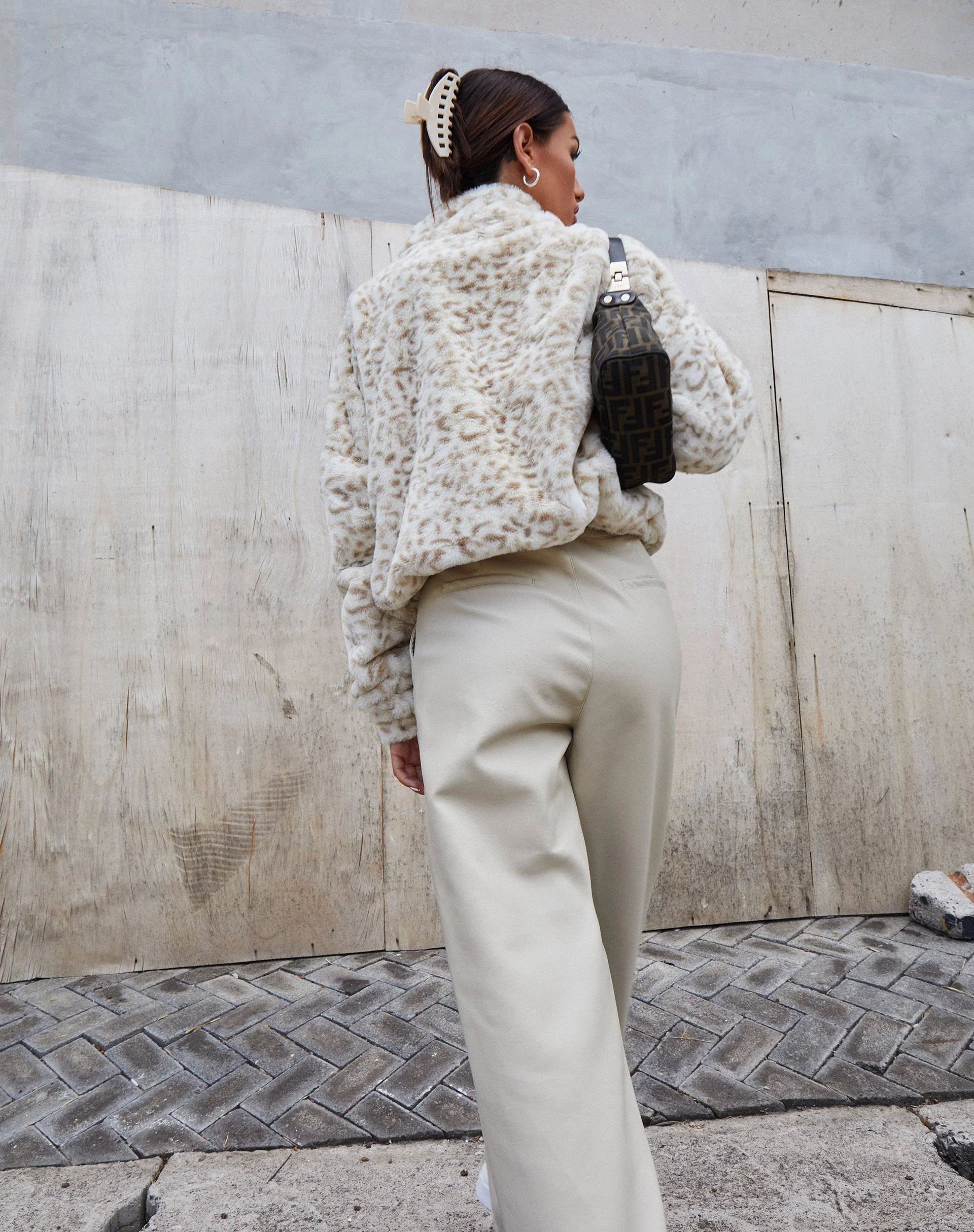 Nero Ring Pull Jacke in Tierweiß und Creme - Image 7