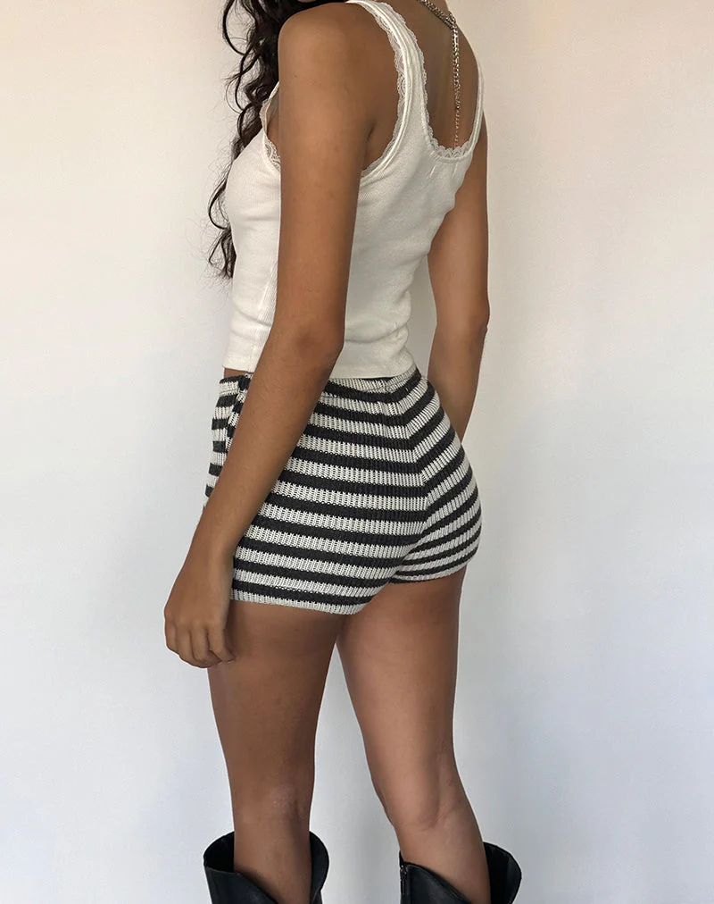 Nikaya Shorts aus gestreiftem Strick in Schwarz und Weiß - Image 6