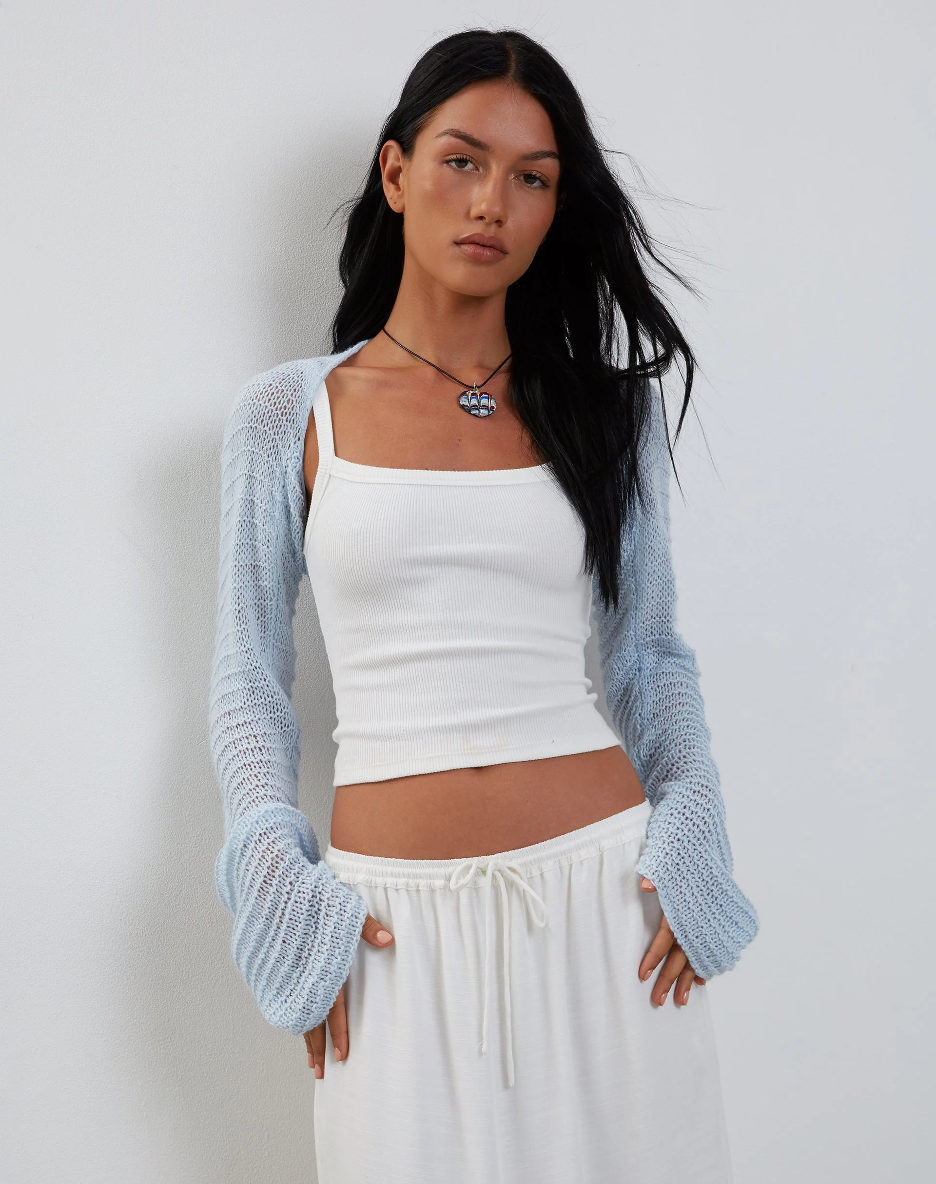 Nobila Shrug Top in Babyblau - Image 3
