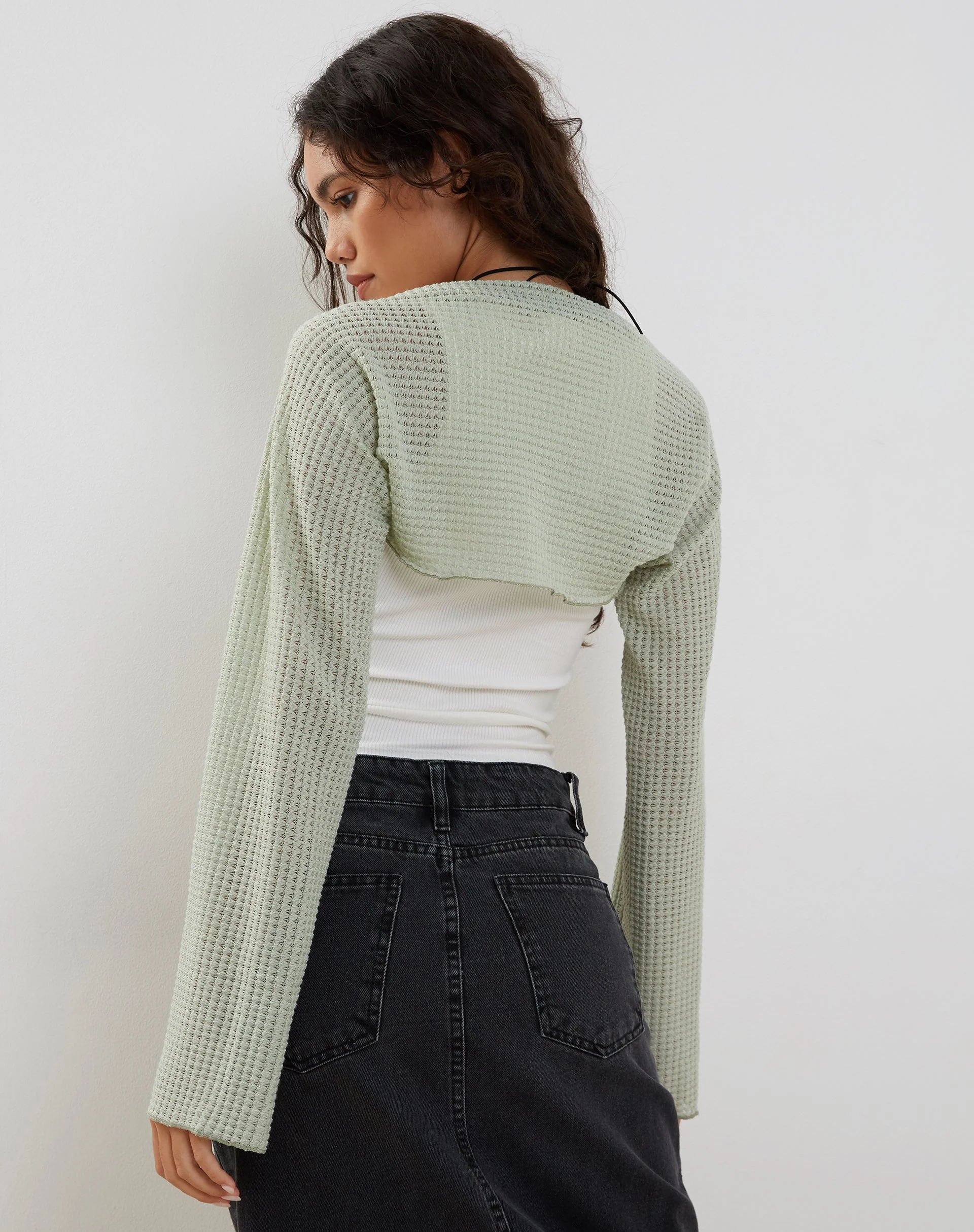 Nobila Shrug Top in Salbei Strukturierte Häkelarbeit - Image 6