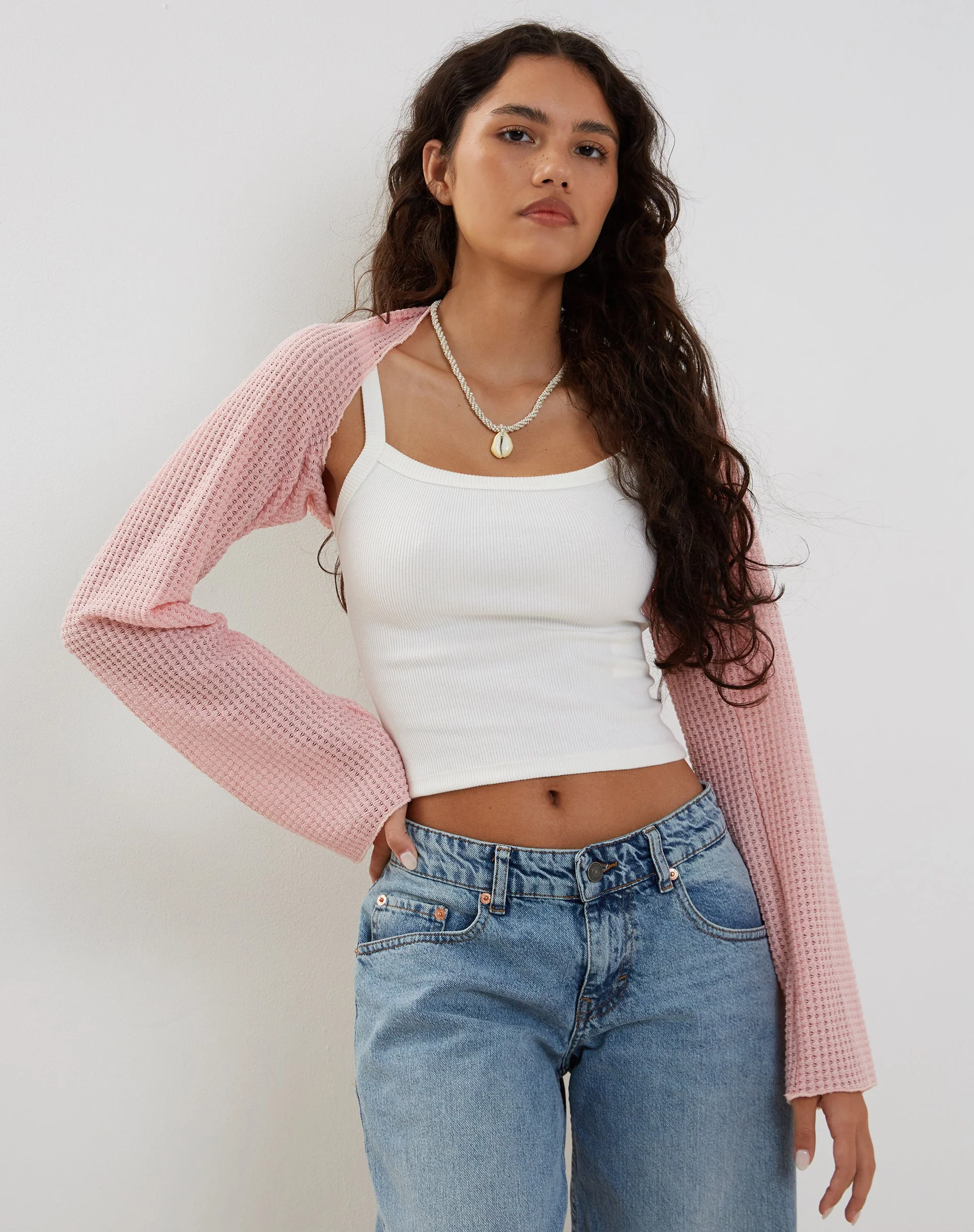 Nobila Shrug Top aus lachsfarbenem, strukturiertem Häkelstoff - Image 6