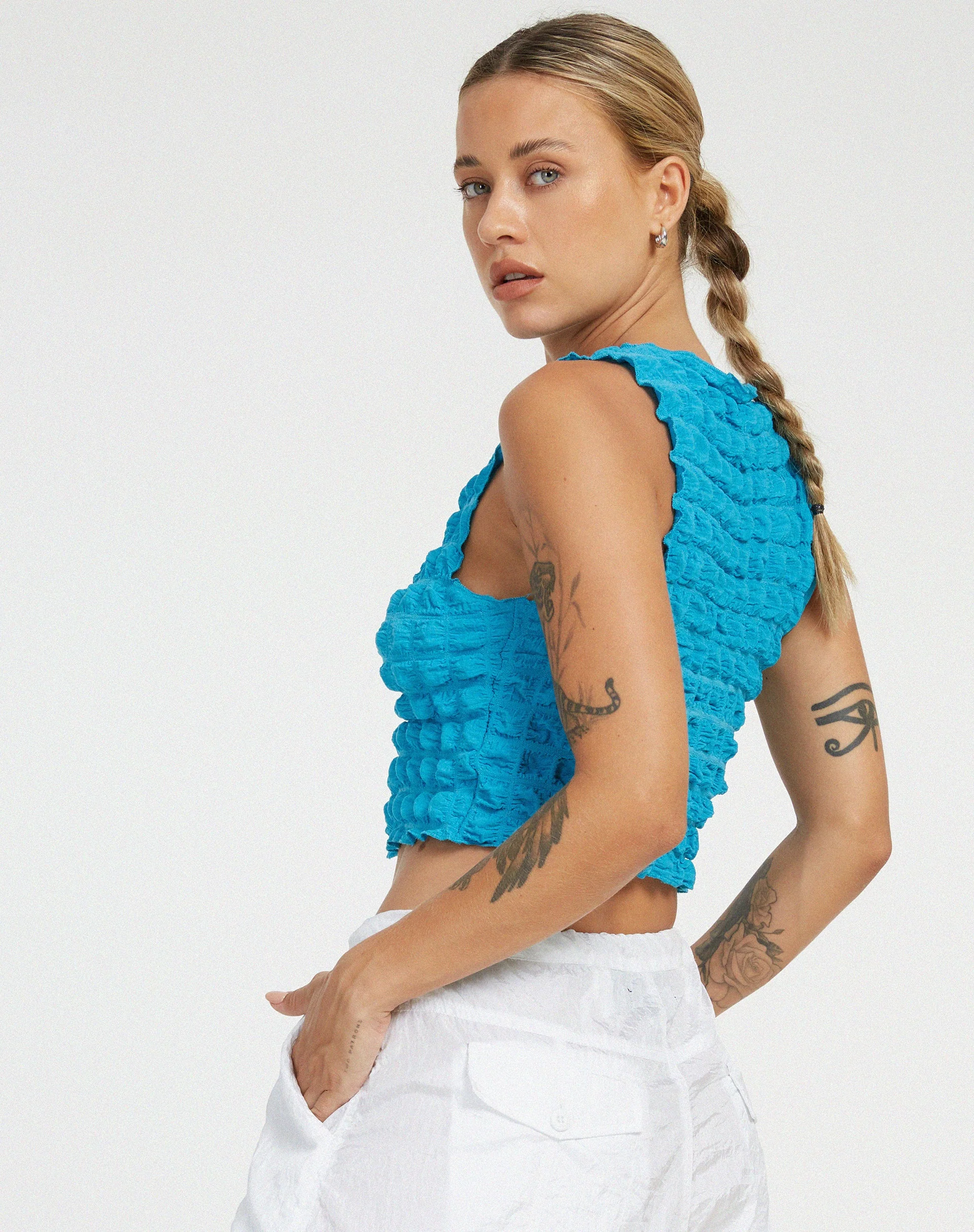 Nolan Crop Top in Blau - Image 2