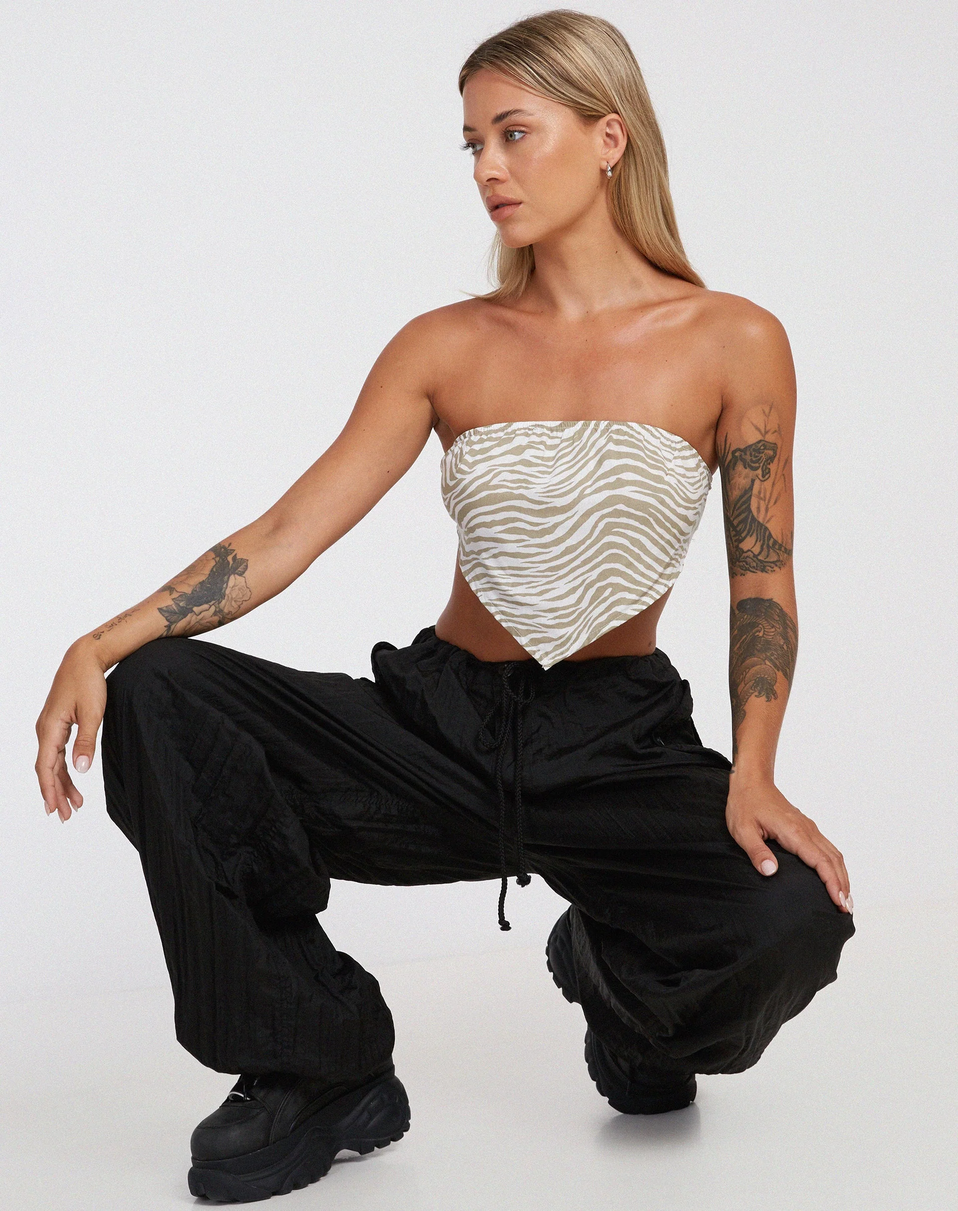 Nolda Crop Top in Zebra-Tönen