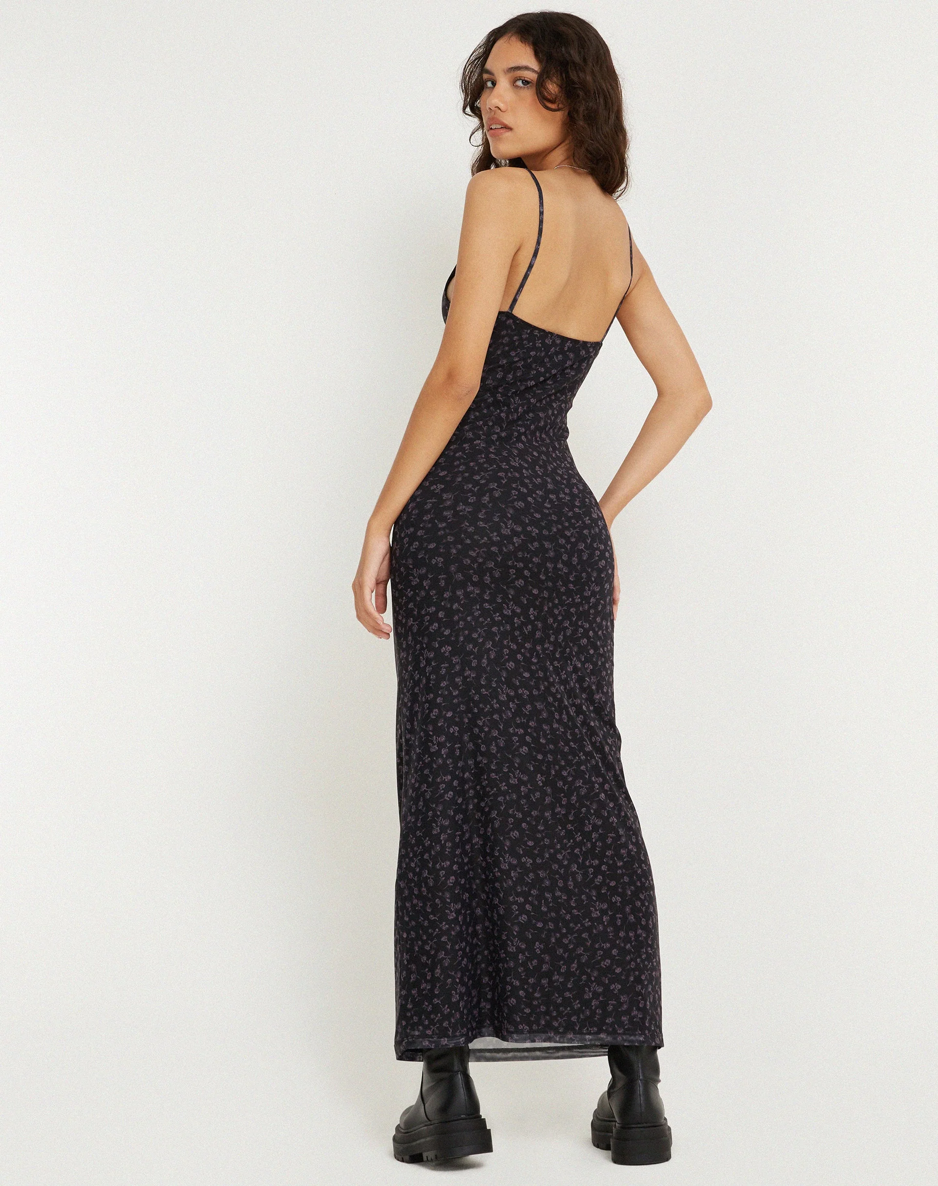 Norila Maxikleid in Dark Ditsy Rose Schwarz - Image 3
