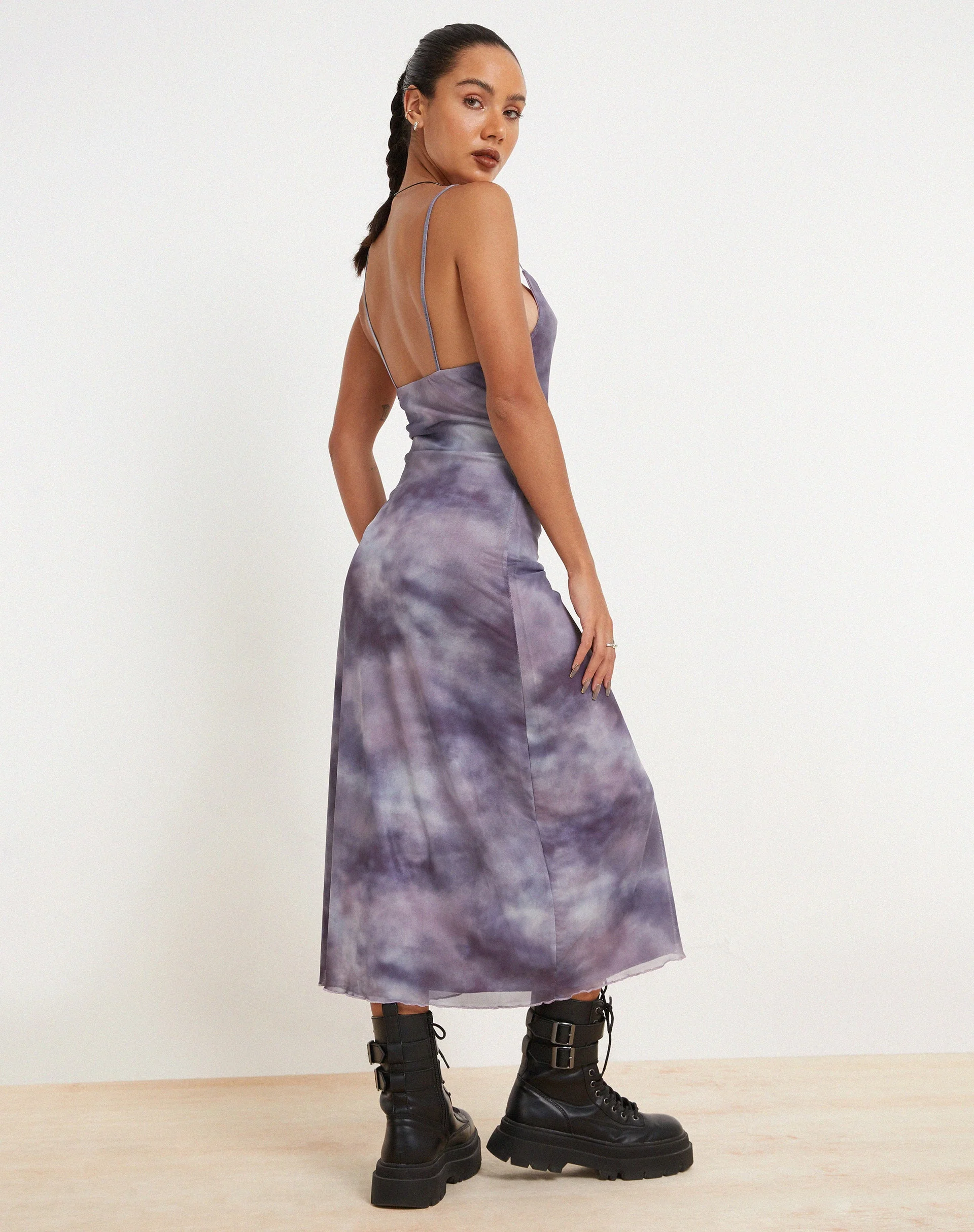 Norishi Bedrucktes Midikleid aus Mesh in Smokey Gradients Violett - Image 4