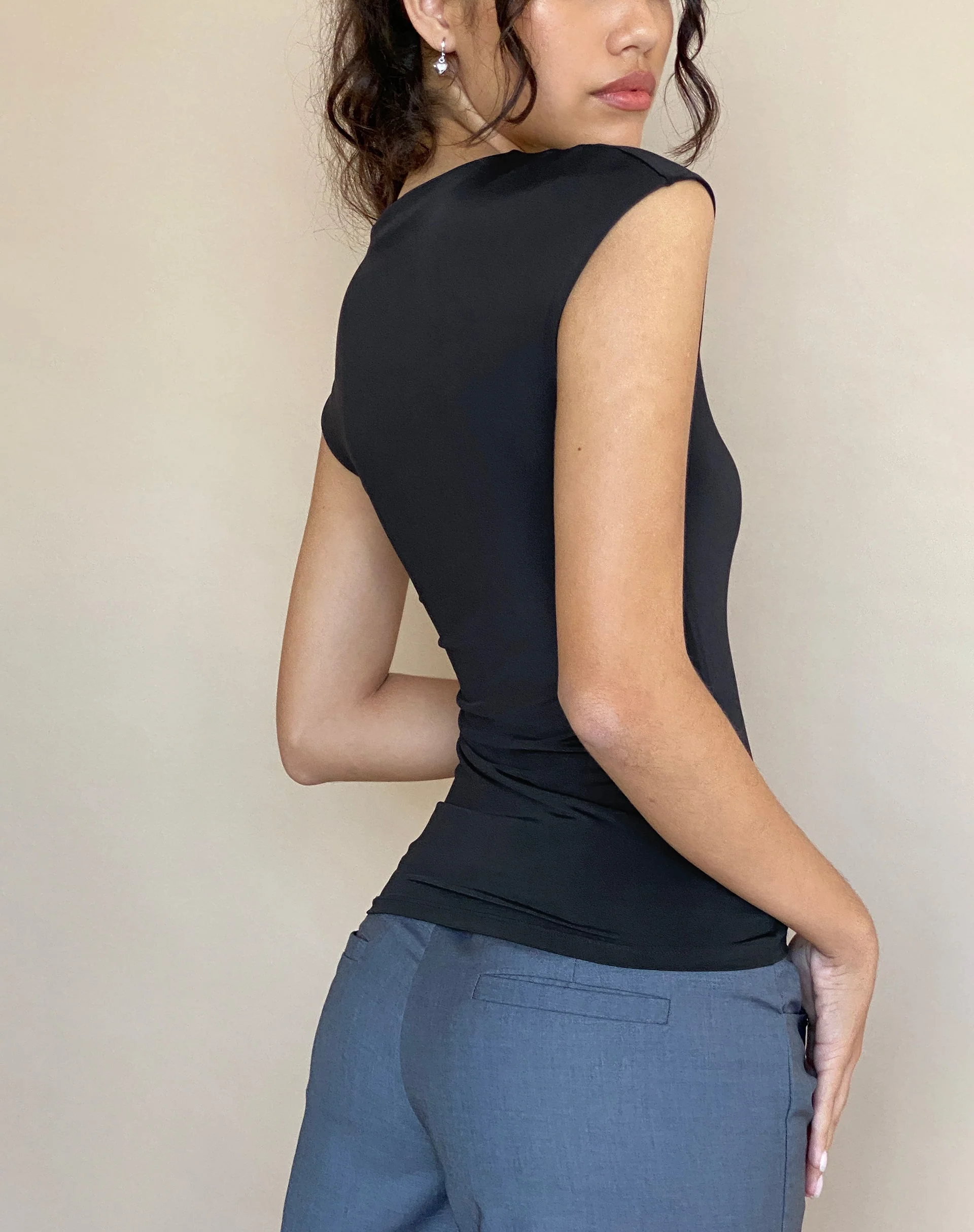 Nova Top in Slinky Schwarz - Image 4