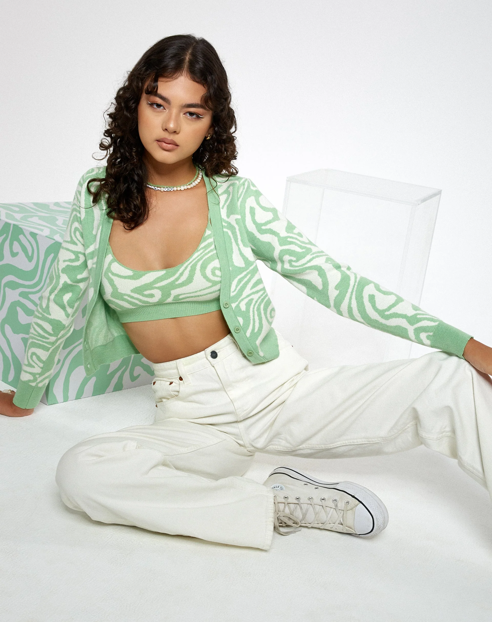 Odina Cardi in Knit Jagged Swirl Pfefferminz und Creme - Image 4