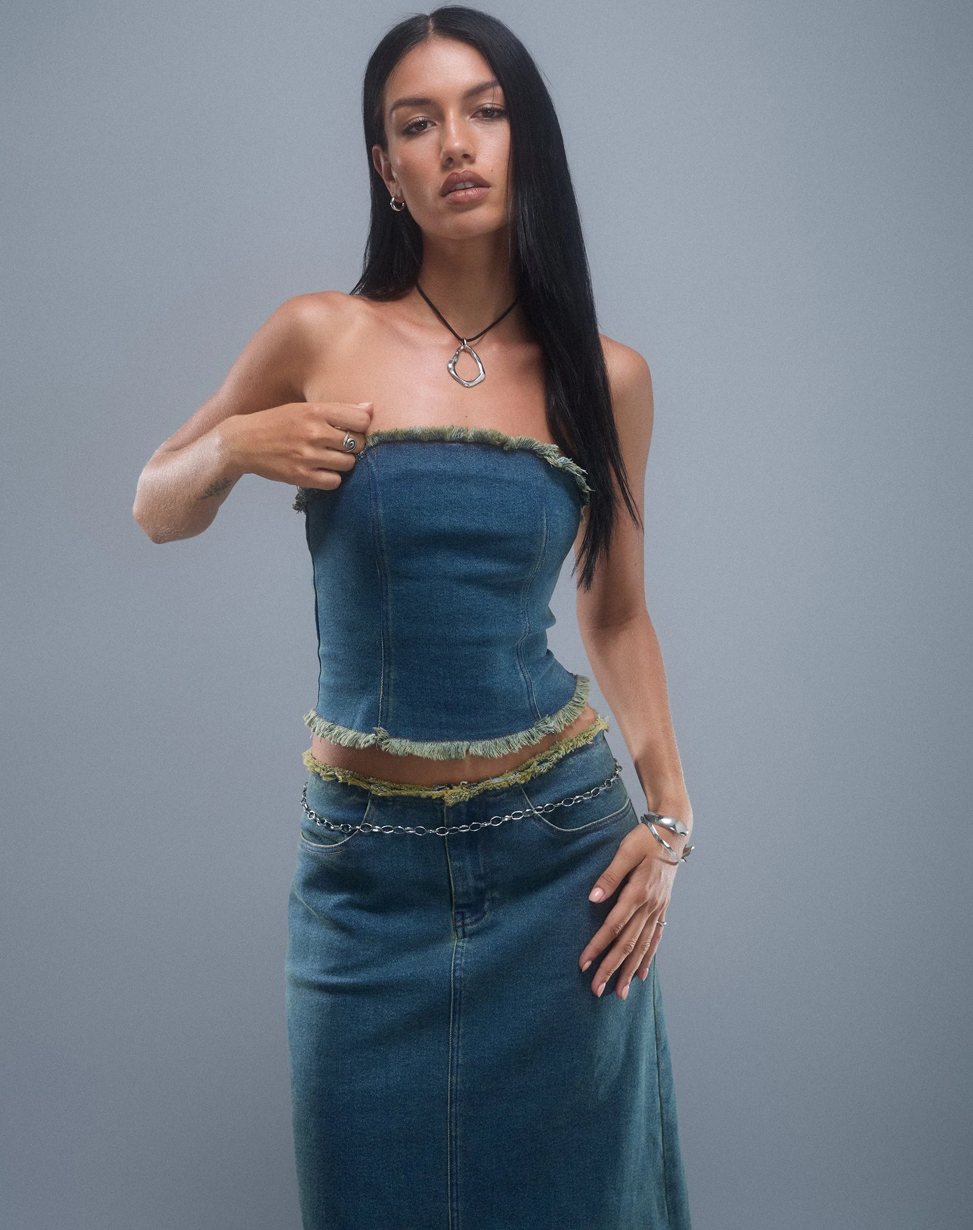 Omas Denim Bandeau Top in Braun Blau Acid Wash - Image 5