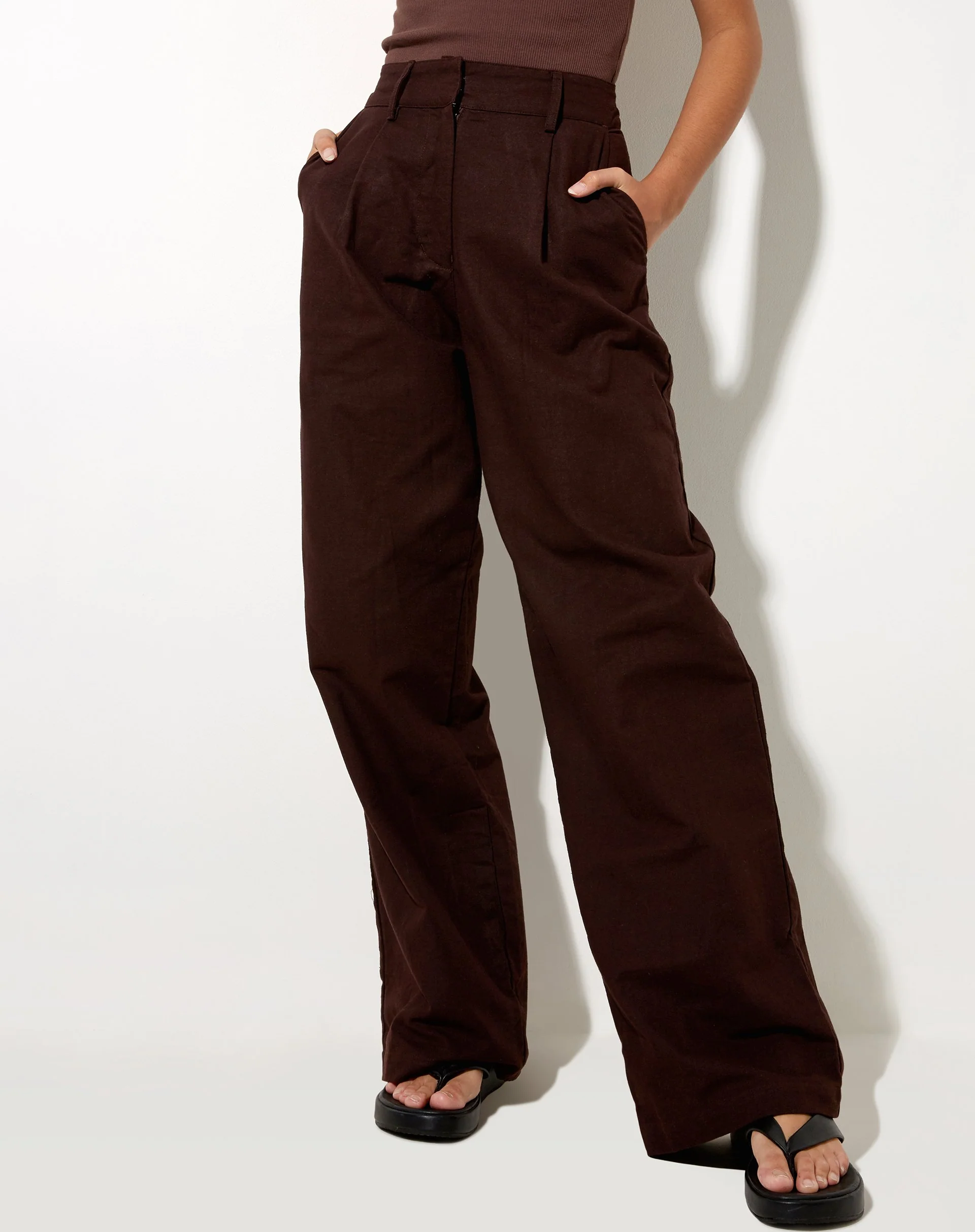 Onfal Hose mit weitem Bein in Rami Bitter Chocolate - Image 3