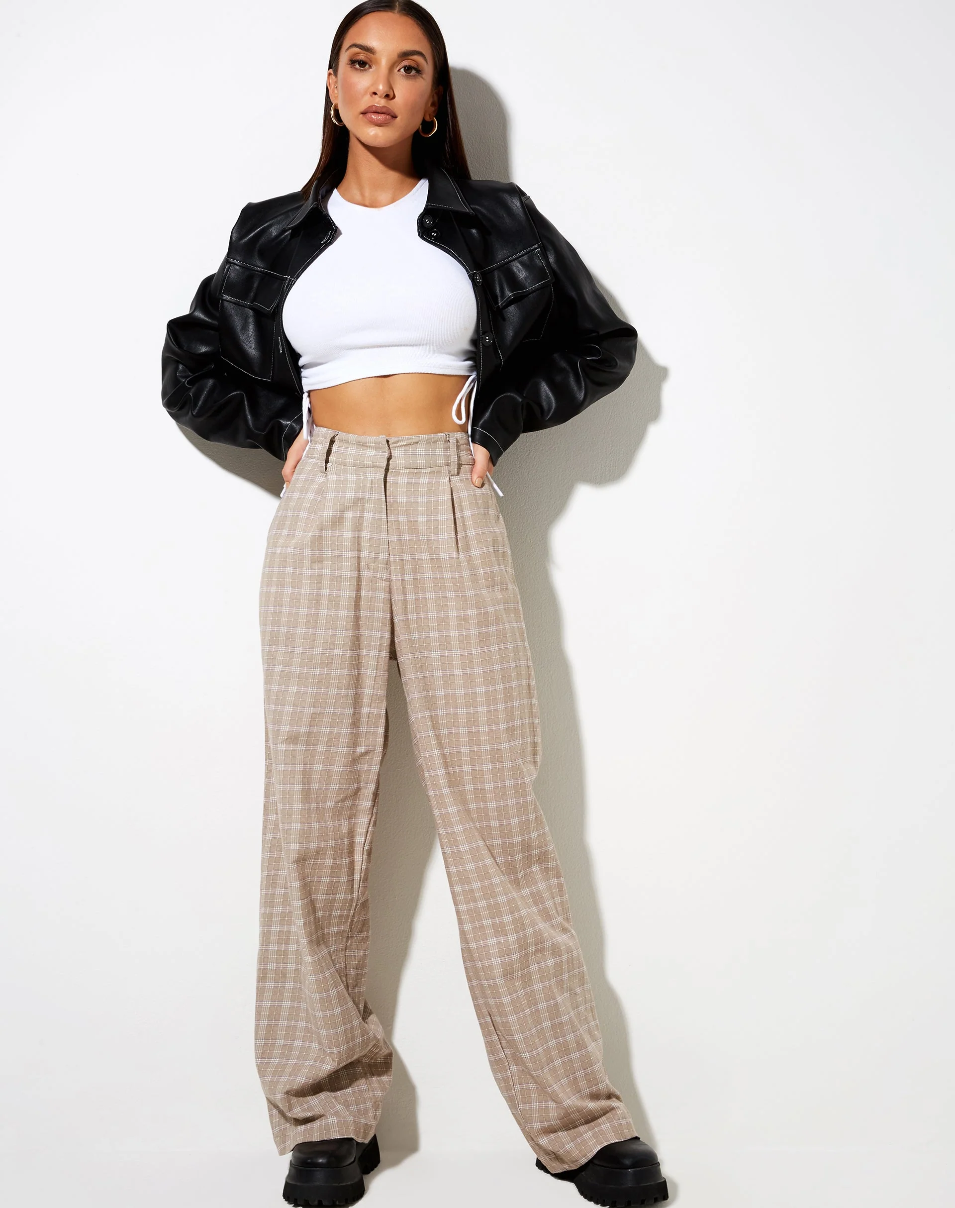 Onfal Hose mit weitem Bein in Taupe Karo - Image 4