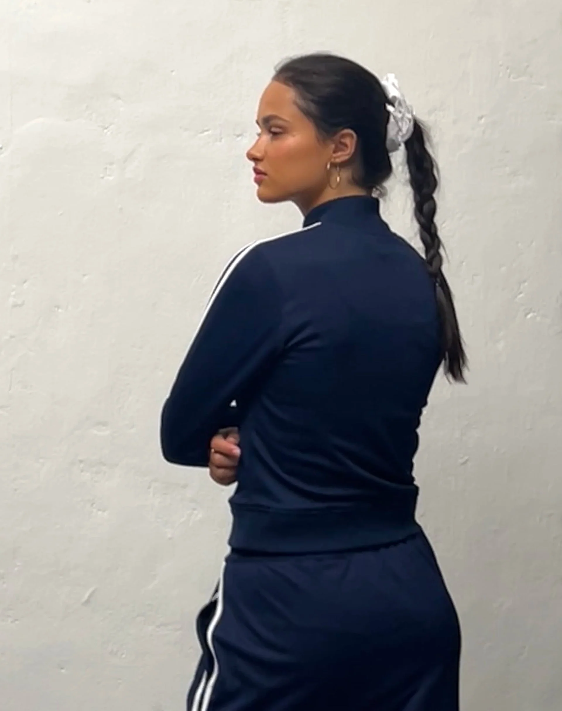 Orion Zip Up Pullover in Navy mit weißen Streifen und M-Stickerei - Image 6