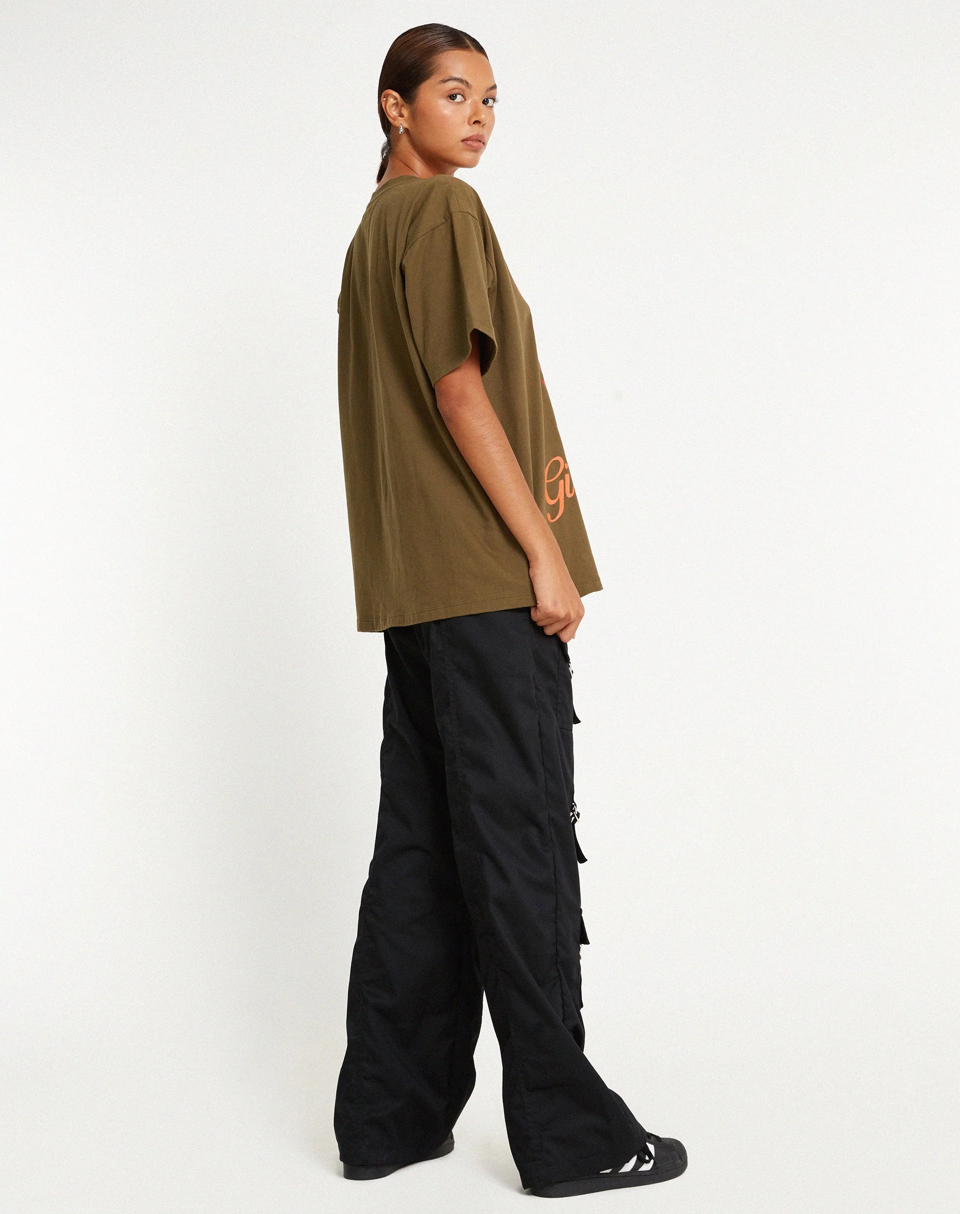 Oversize Basic Tee in Khaki Mädchen Mädchen Mädchen - Image 4