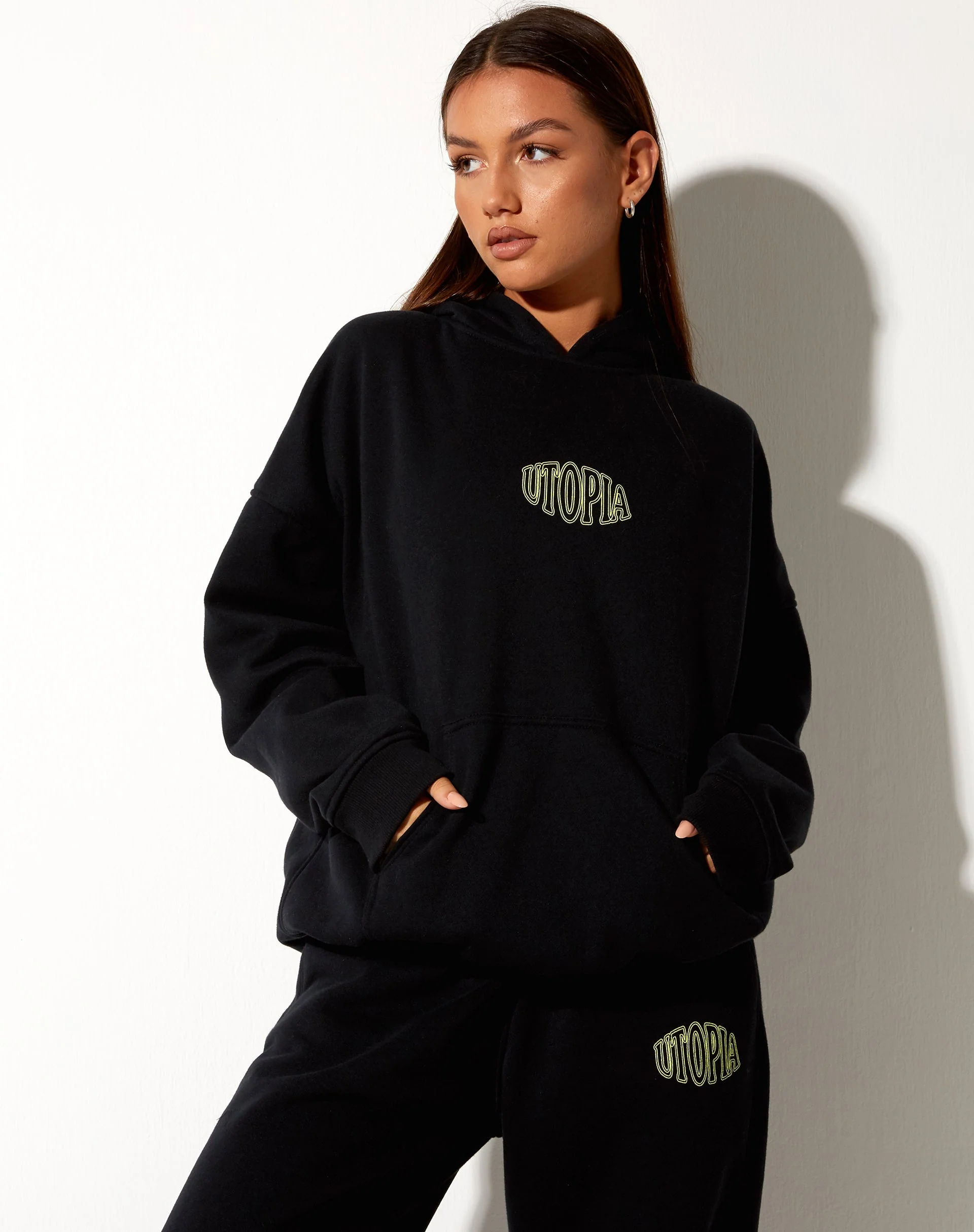 Oversize-Kapuzenpullover in Schwarz Utopia - Image 3