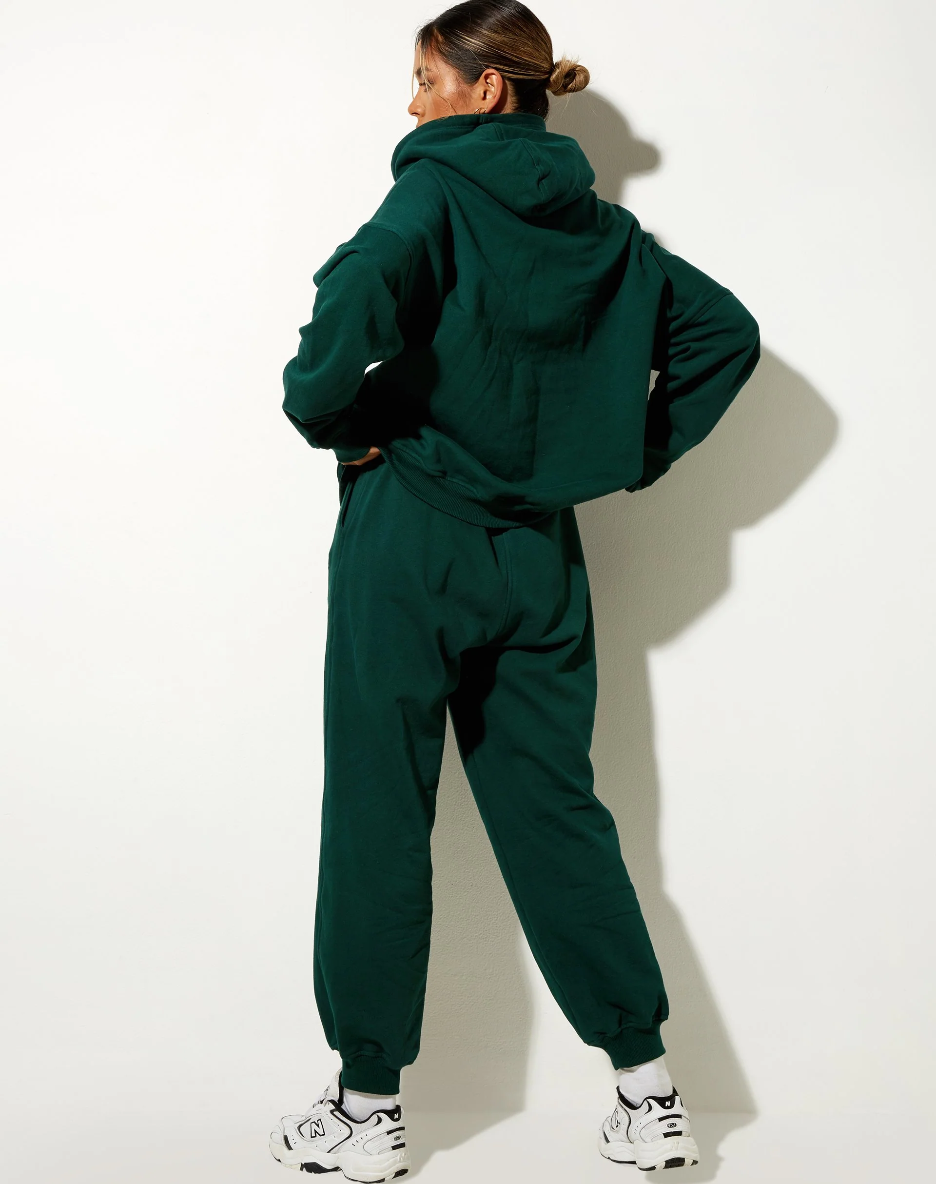 Übergroßer Kapuzenpullover in Flaschengrün mit Amor-Stickerei - Image 4