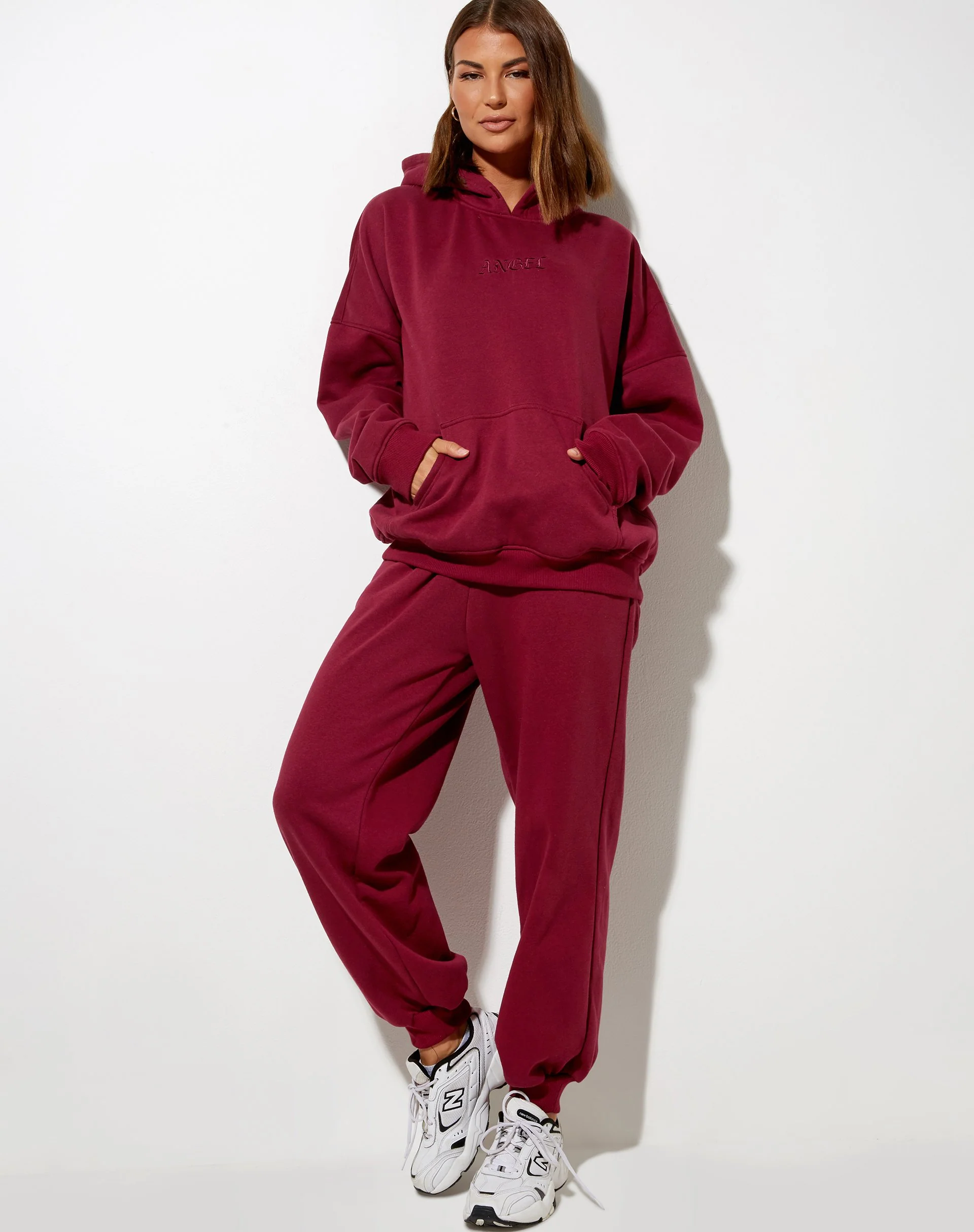 Übergroßer Kapuzenpullover mit burgunderfarbener 'Angel'-Stickerei - Image 4