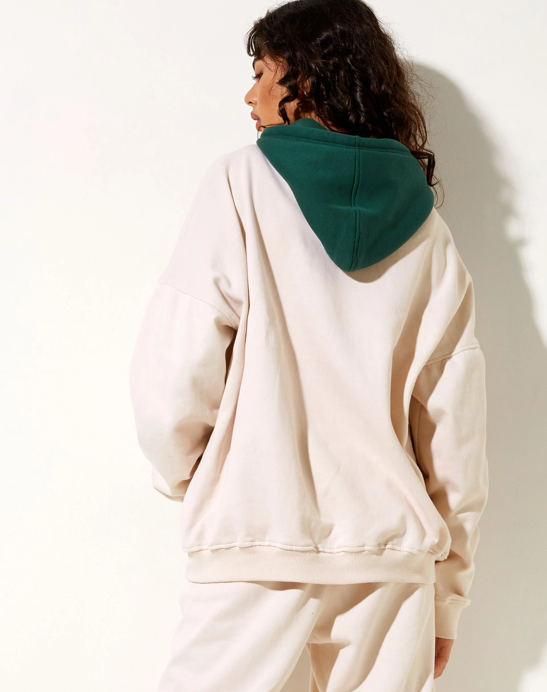 Oversize Hoodie in Waldgrün Winter Weiß M Embro - Image 2
