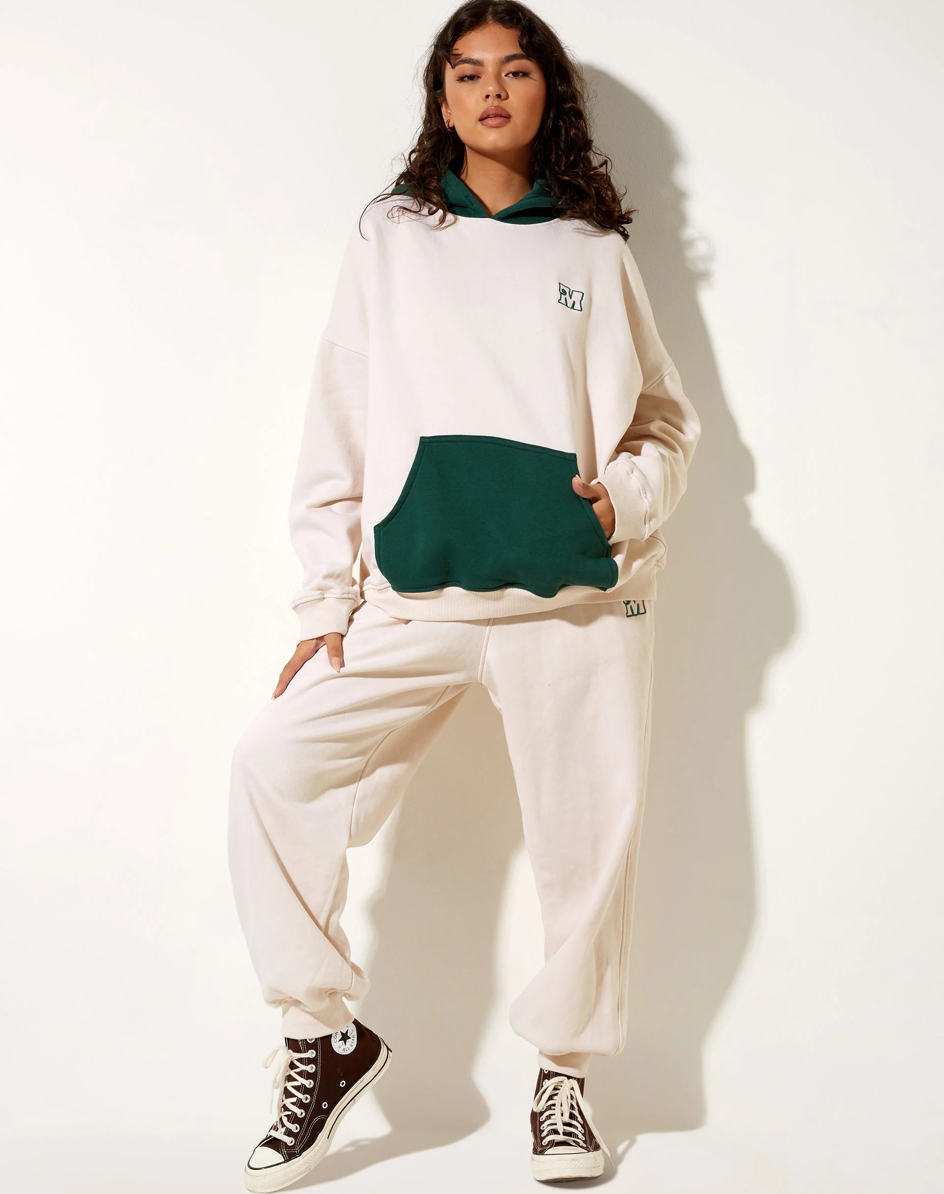 Oversize Hoodie in Waldgrün Winter Weiß M Embro - Image 3