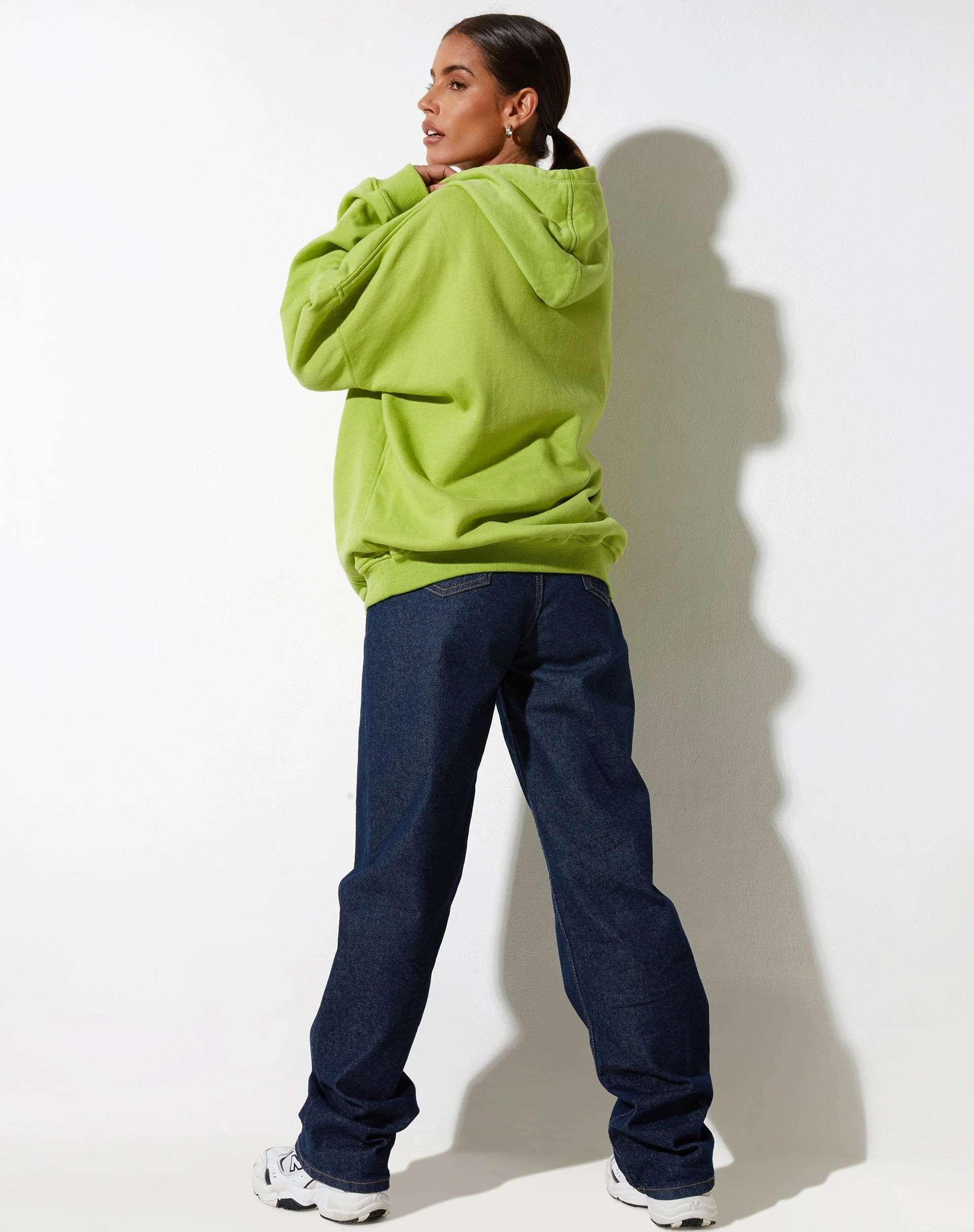 Oversize-Kapuzenpulli in Blattgrün Verschiedene Stickereien Weiß - Image 5