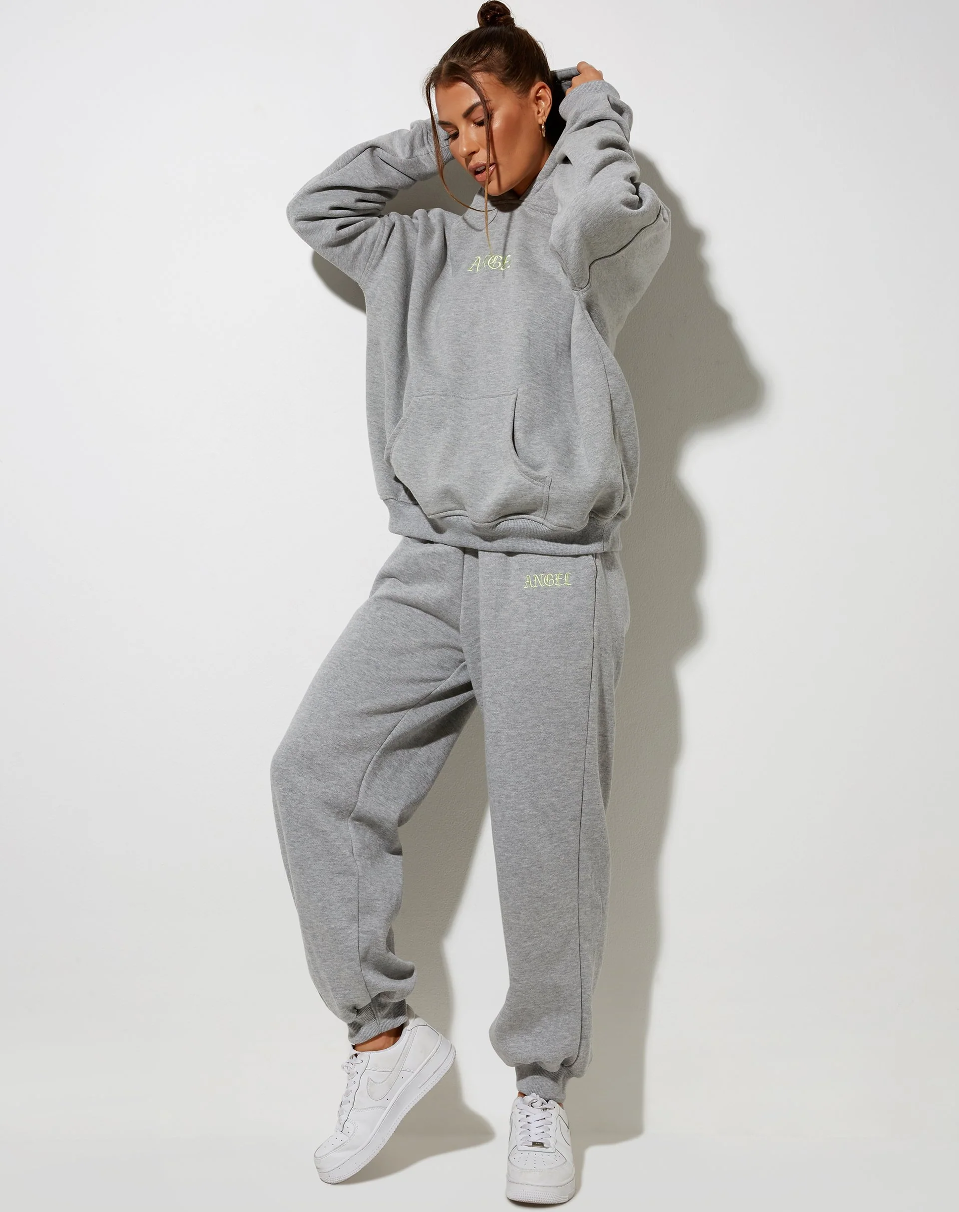 Oversize-Kapuzenpulli in Graumelange mit 'Angel'-Stickerei in Zitrone - Image 2