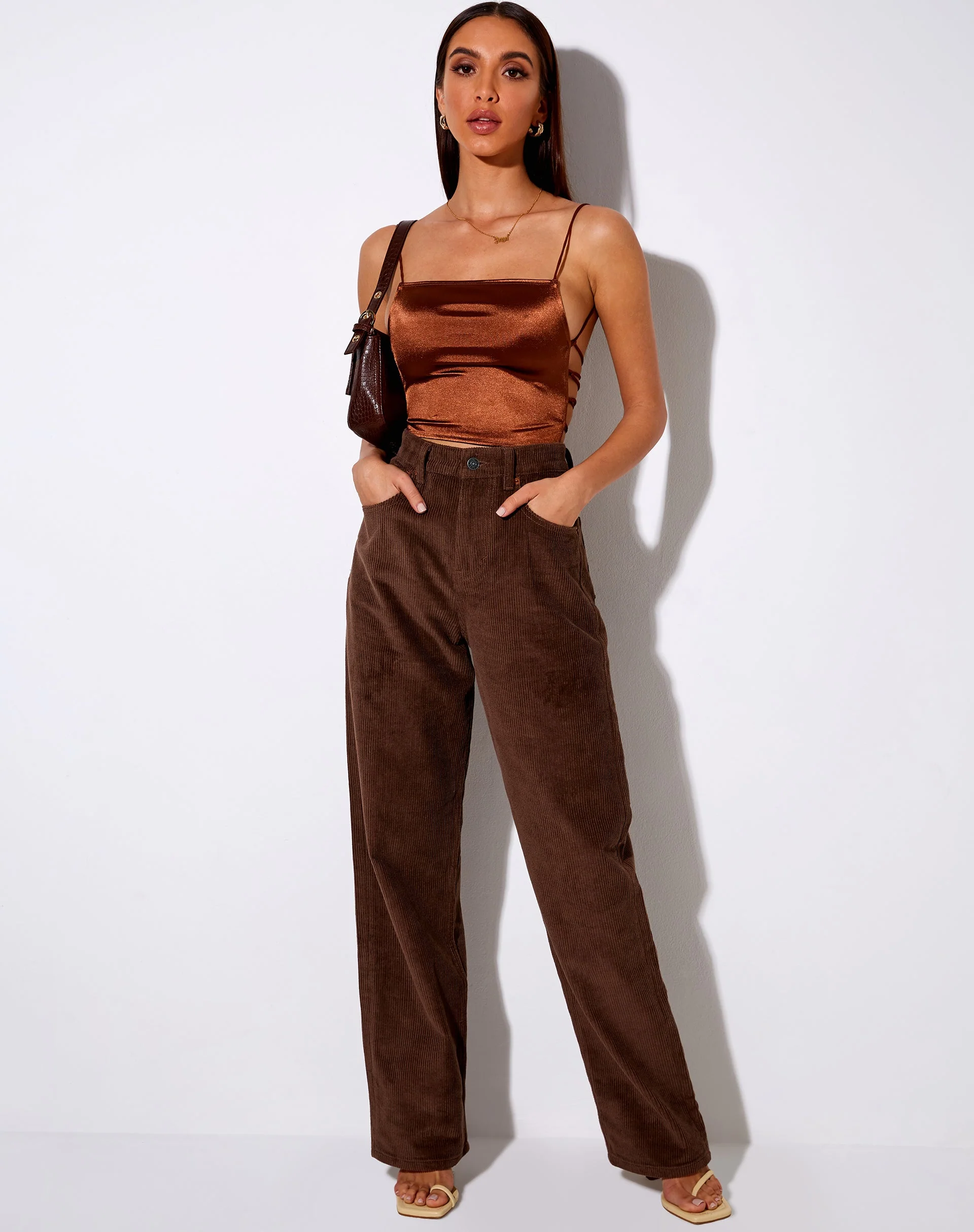 Ozka Crop Top aus Satin Schokolade - Image 3