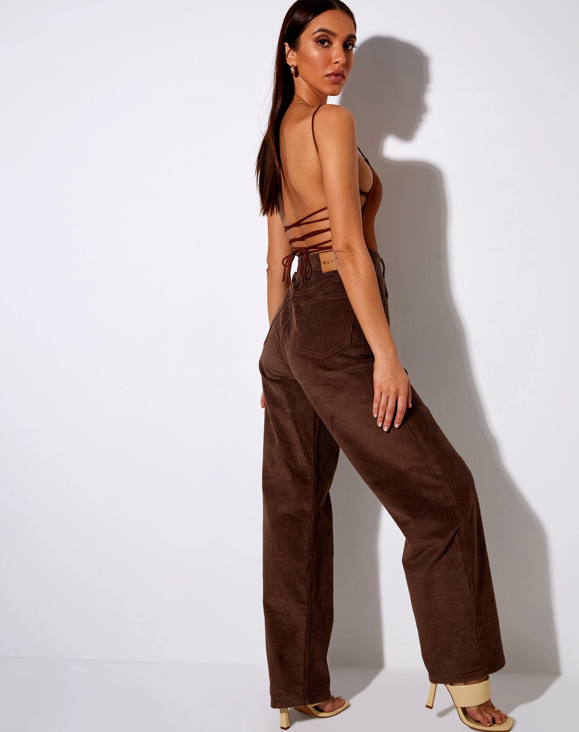 Ozka Crop Top aus Satin Schokolade - Image 4