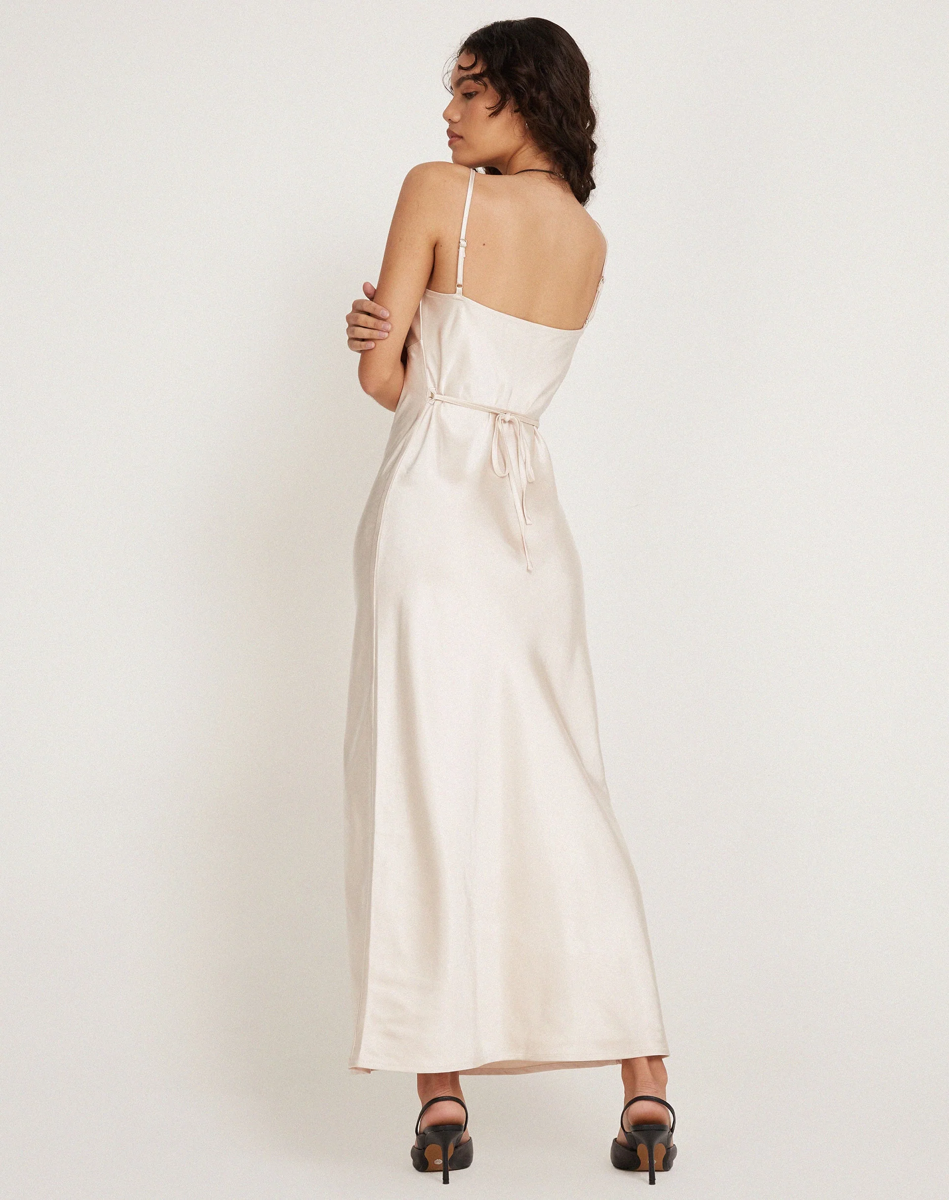 Padil Midikleid aus Satin mit Perlen in Elfenbein - Image 5