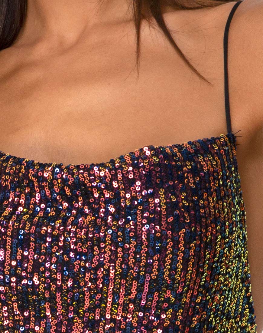 Paiva Slip-Kleid aus drapiertem Netz mit schillernden Pailletten in Burgund - Image 5