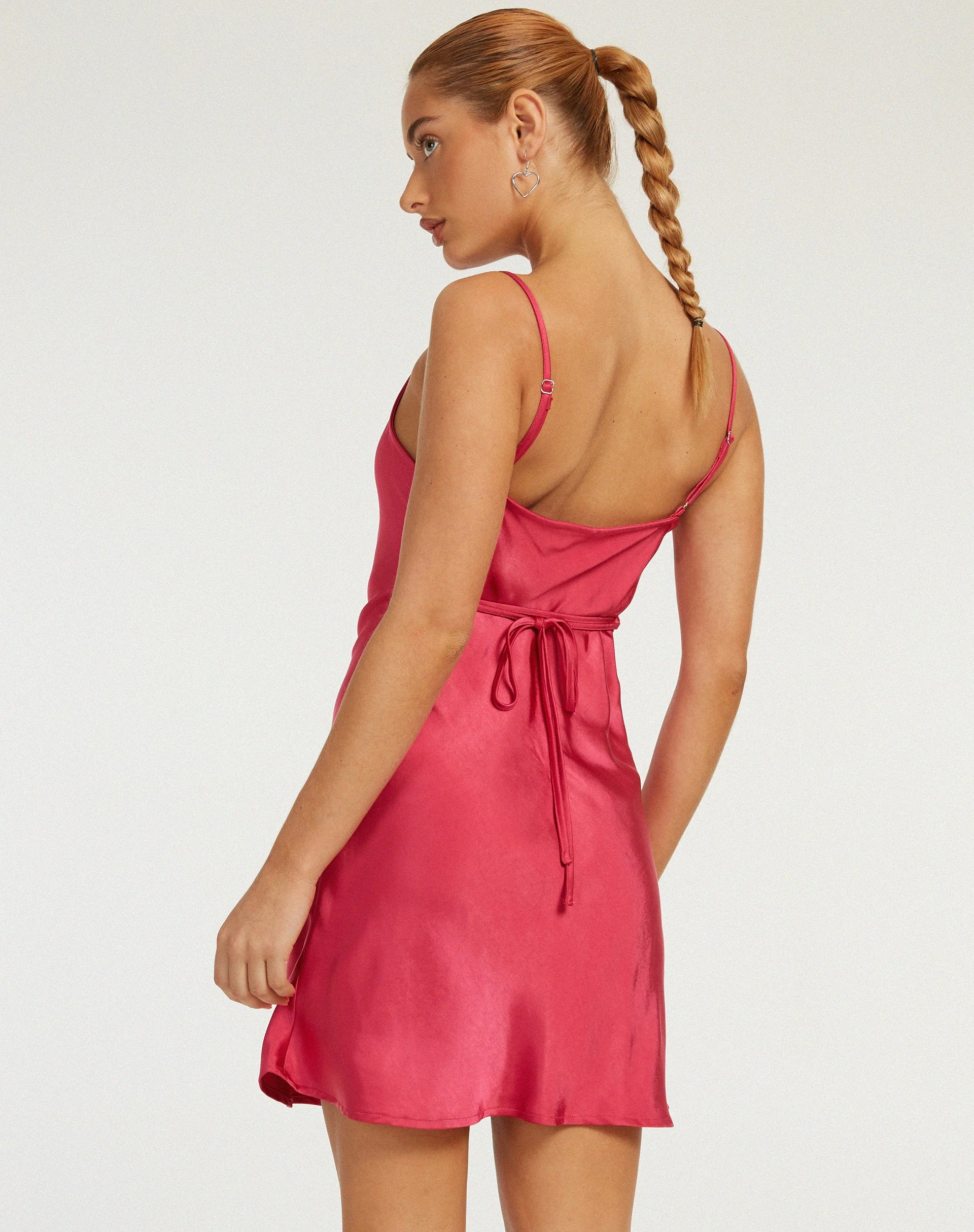 Paiva Slip Dress aus Satin in leuchtendem Dunkelrosa - Image 3