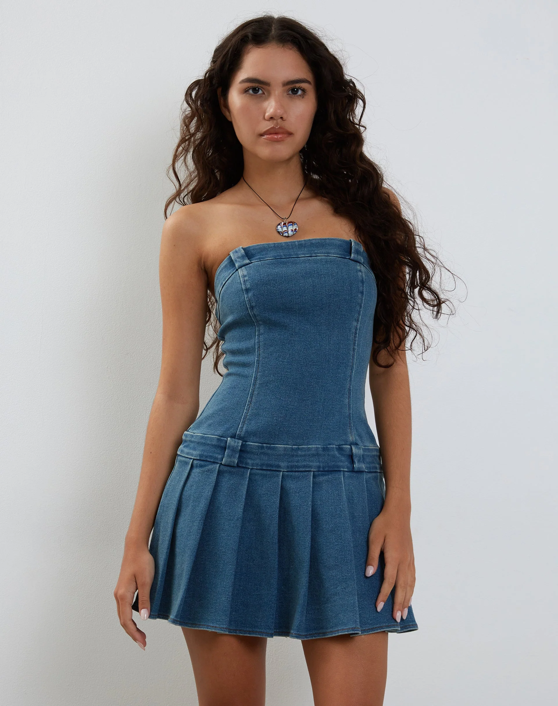 Pajaya Denim Bandeau-Minikleid in blauer Waschung - Image 4