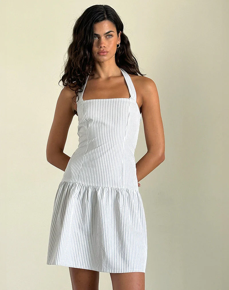 Panja Mini-Halterkleid mit kleinen vertikalen Streifen in Grau - Image 4
