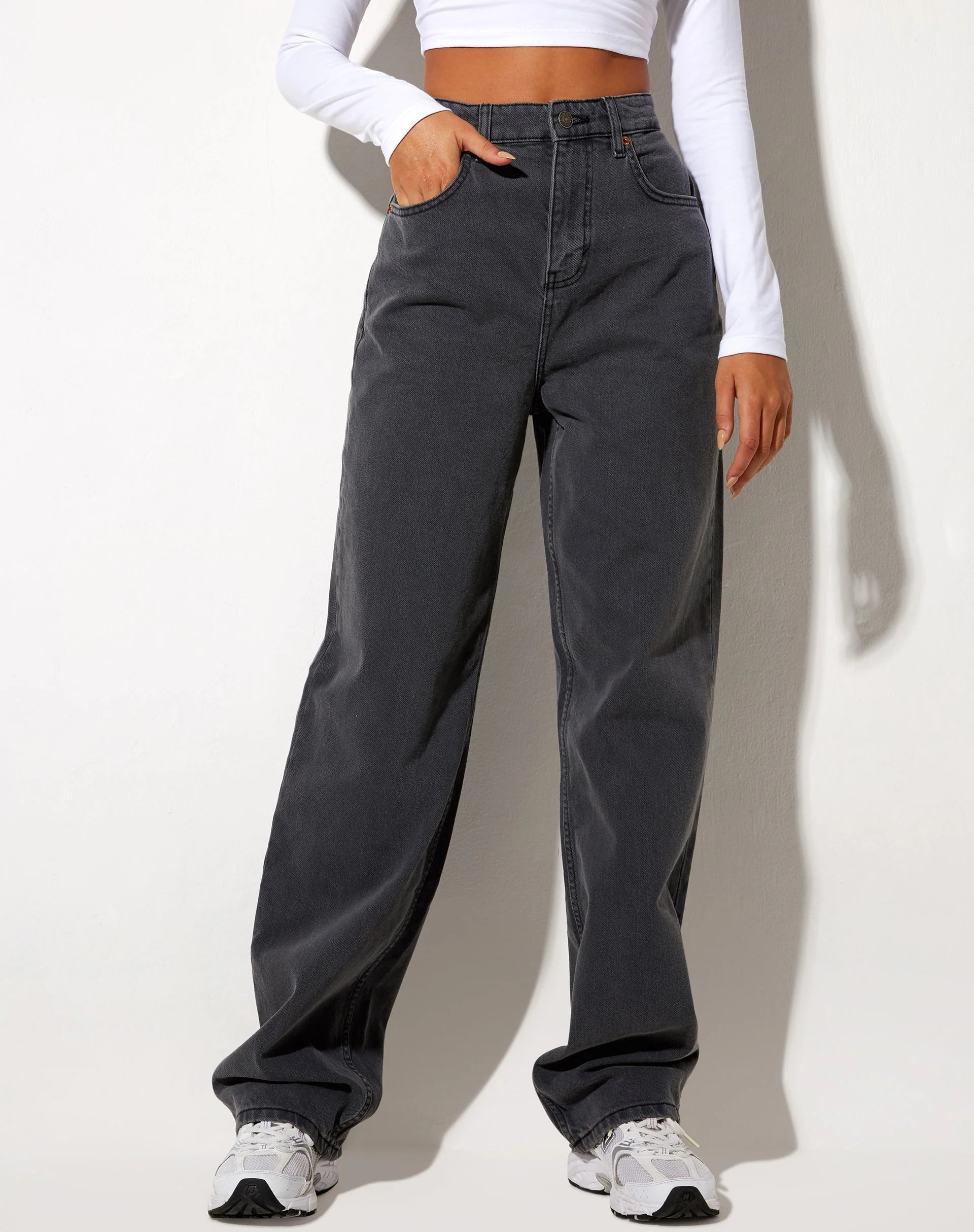 Parallel Jeans in grauer Waschung
