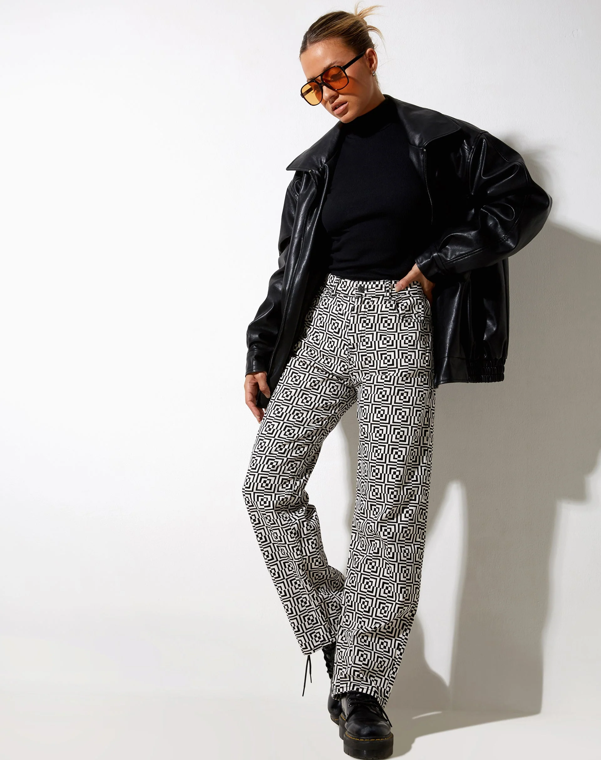 Parallel Jeans in Optic Square Schwarz und Weiß