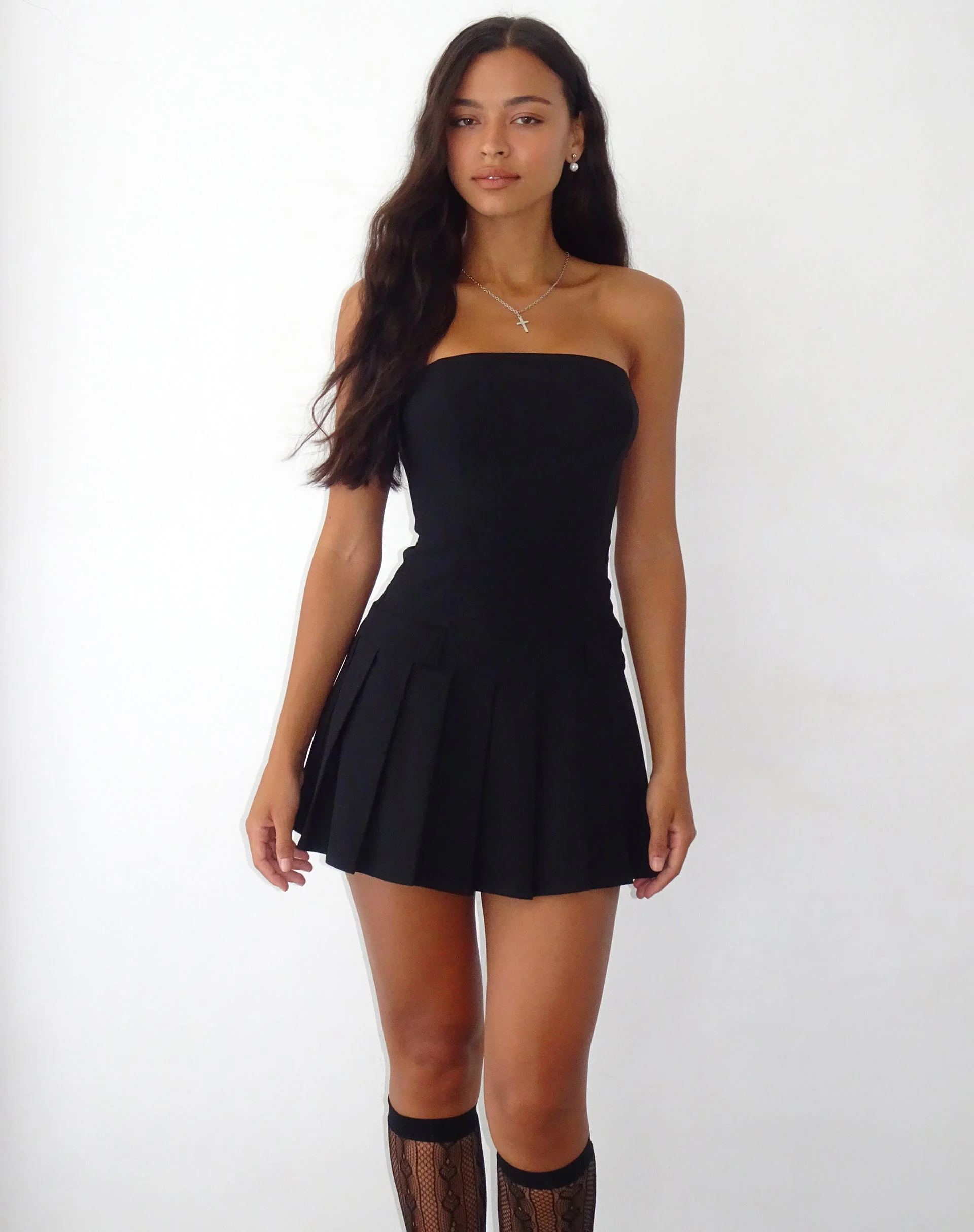 Payoda Bandeau-Minikleid in Schwarz - Image 3