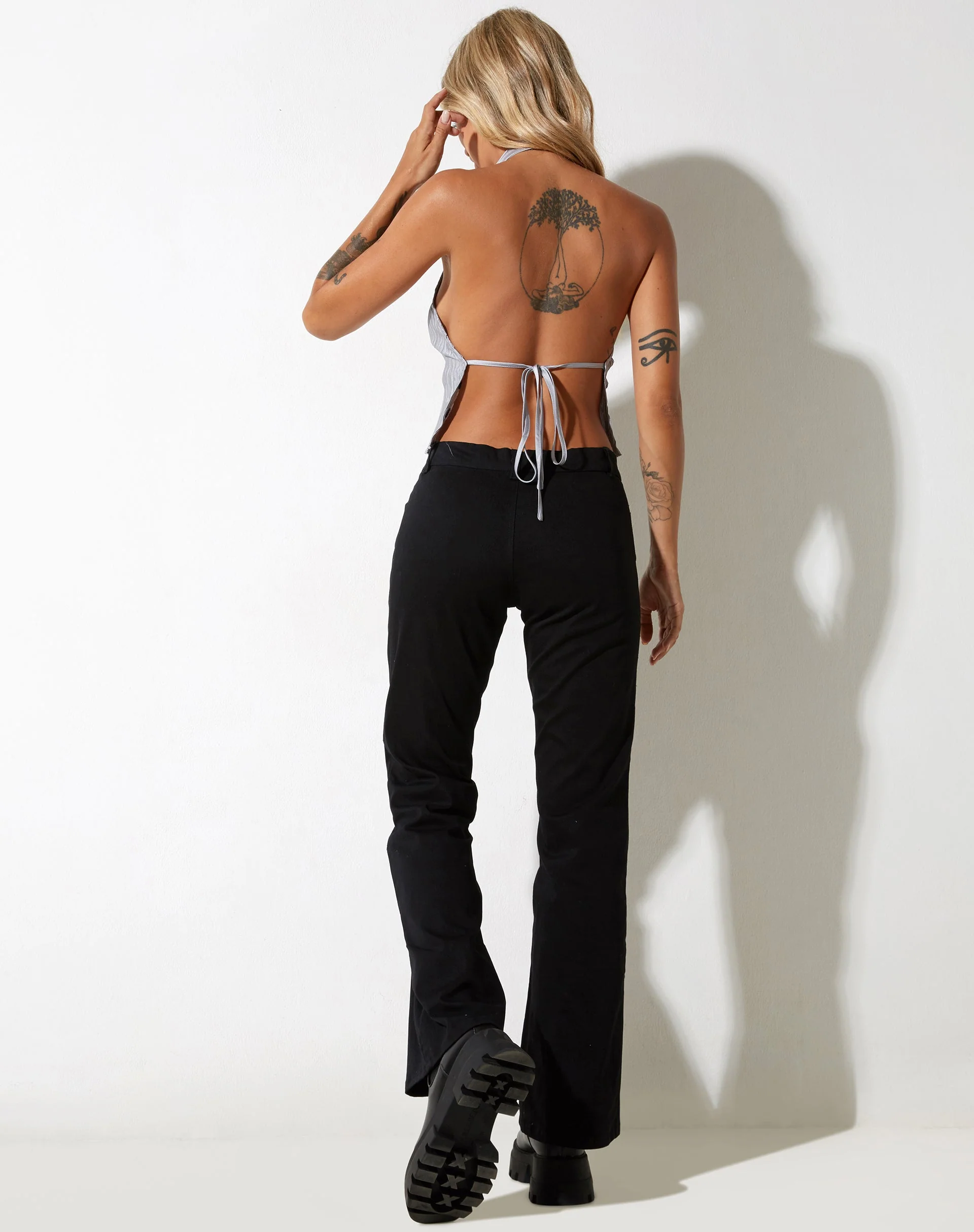 Petar Crop Top in Crinkle Silber - Image 5