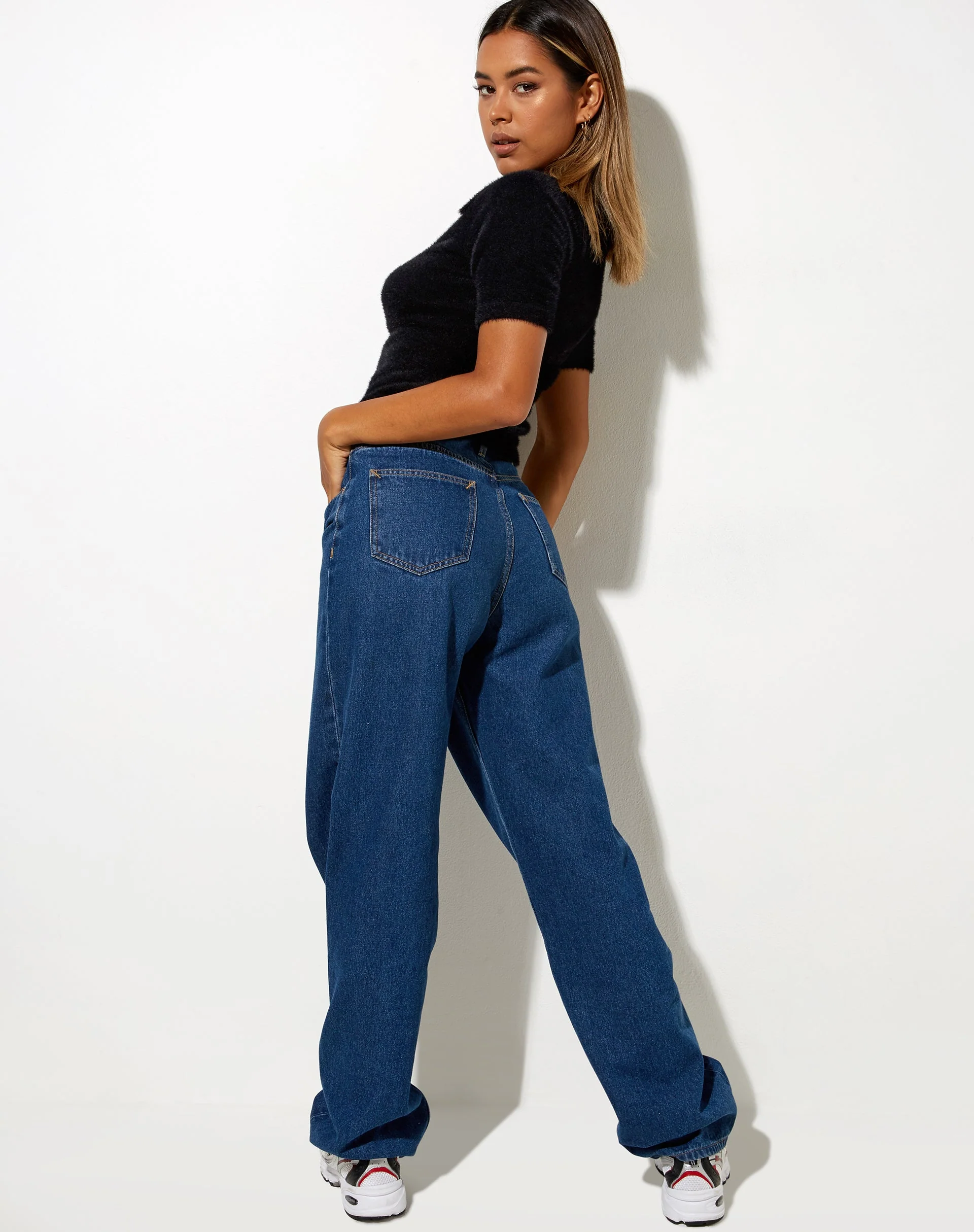 Pevita Crop Top aus flauschigem Strick Schwarz - Image 2