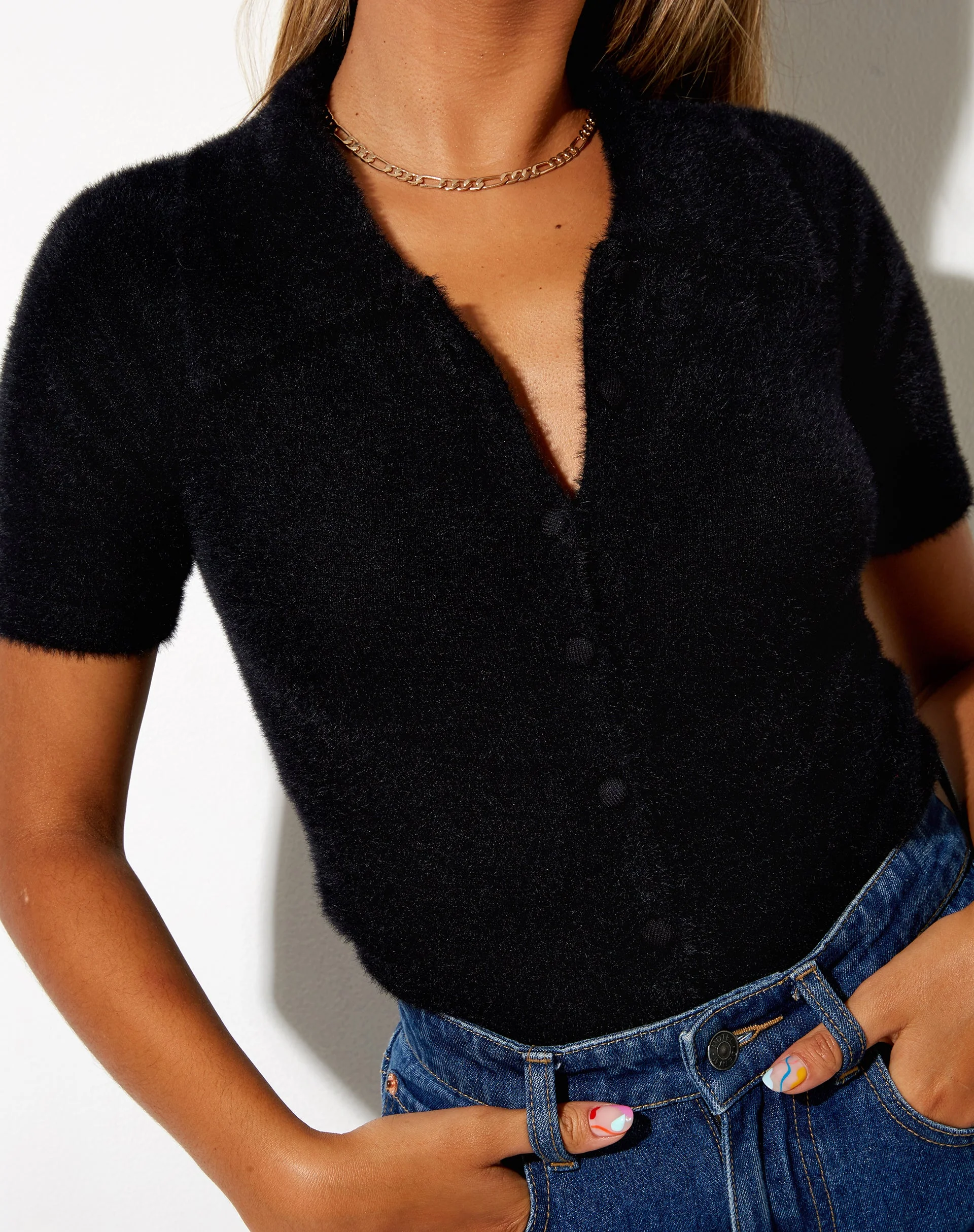 Pevita Crop Top aus flauschigem Strick Schwarz - Image 6