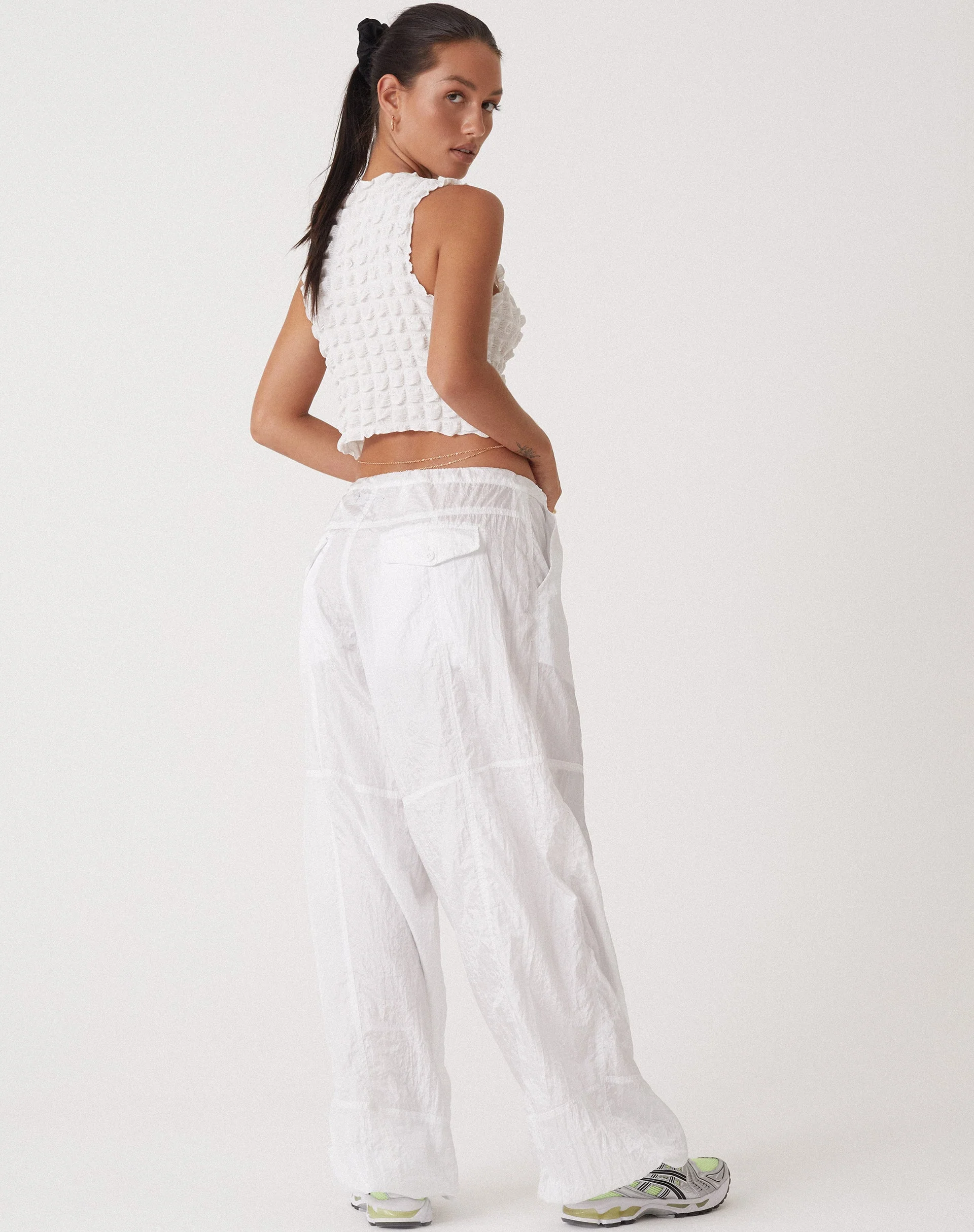 Motel x Olivia Neill Phil Hose in Parachute Elfenbein - Image 5