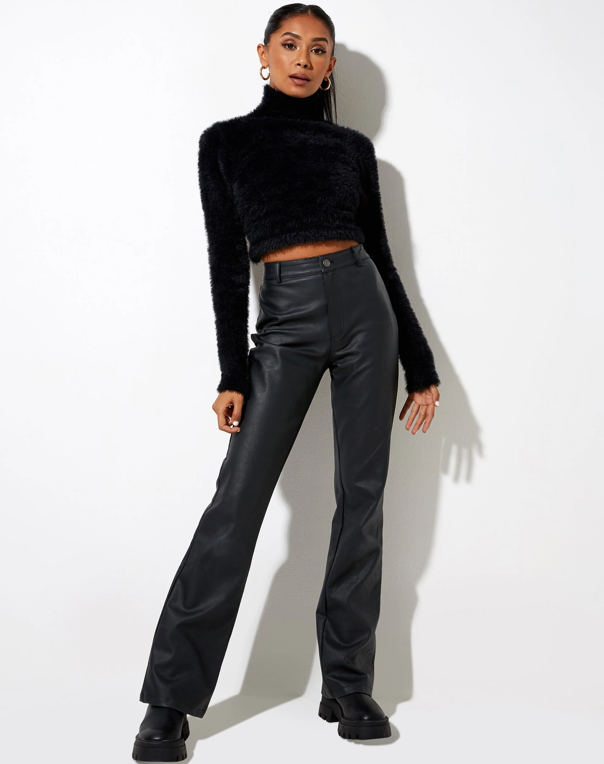 Qolia Crop Top aus Pelzstrick Schwarz - Image 2