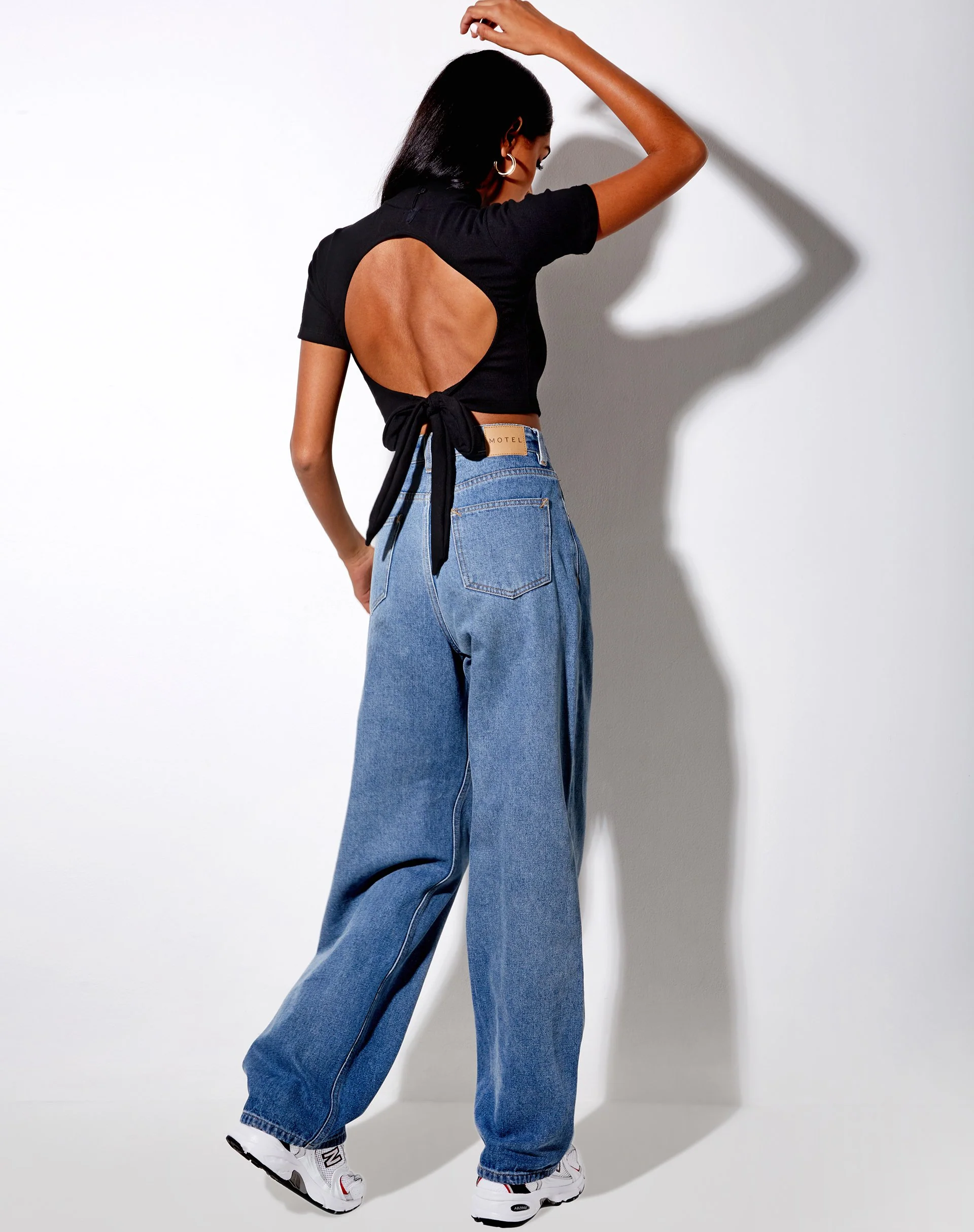 Que Crop Top aus Rippe Schwarz - Image 4