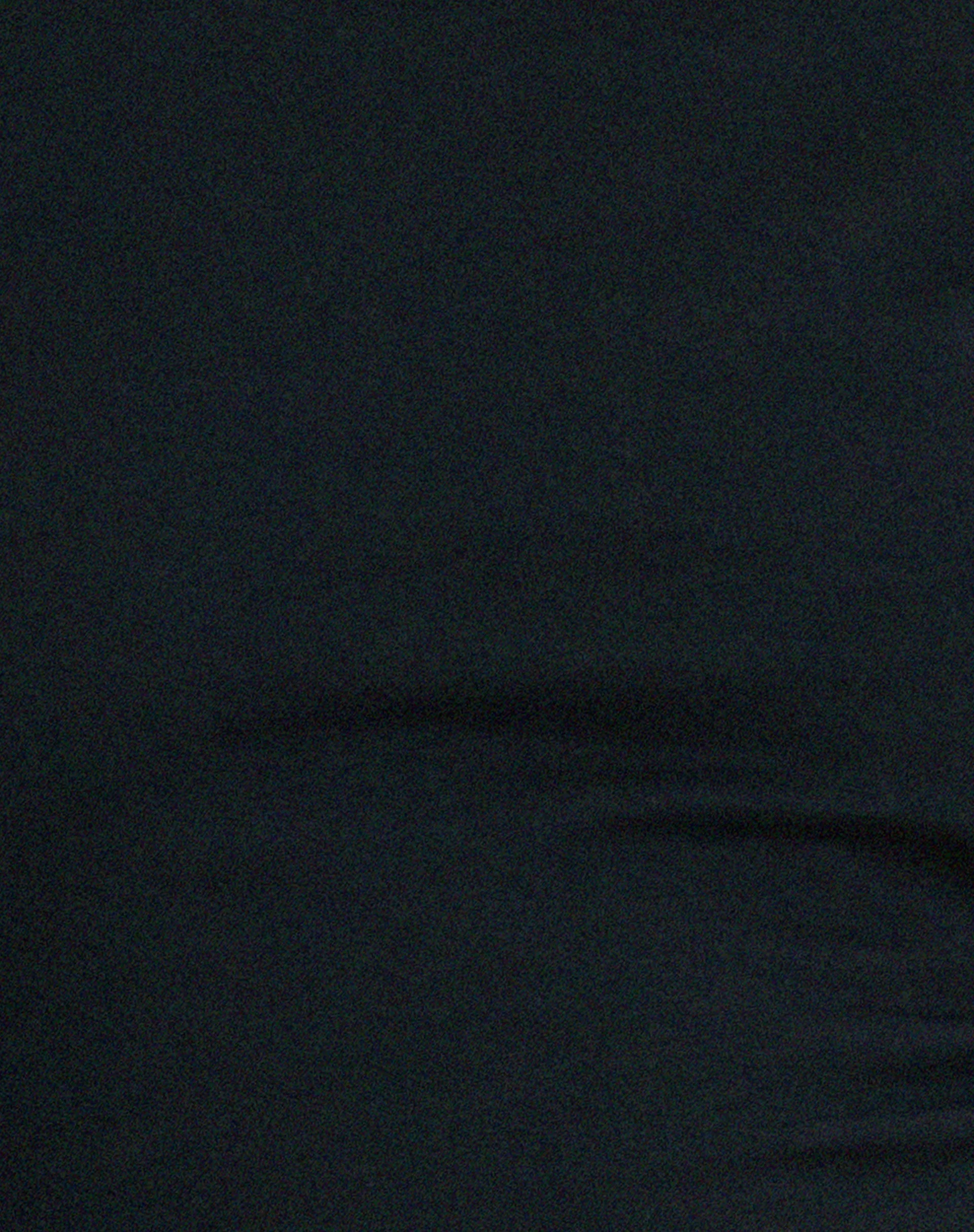 Quelia Open Back Crop Top in Schwarz - Image 5