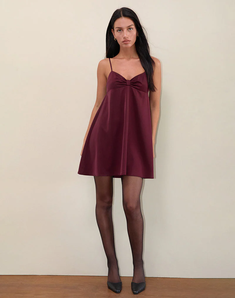 Rafaila Mini-Slipkleid aus Satin in Burgund - Image 2