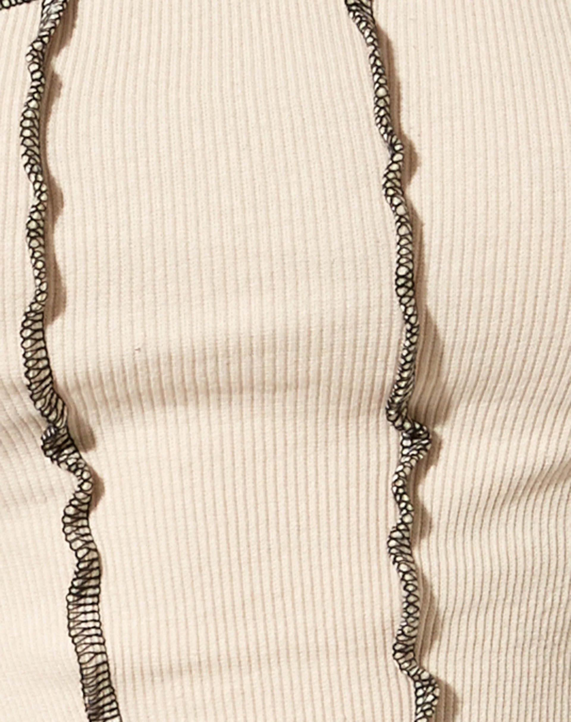 Rara Crop Top aus Rippstrick in Ecru mit schwarzen Nähten - Image 6