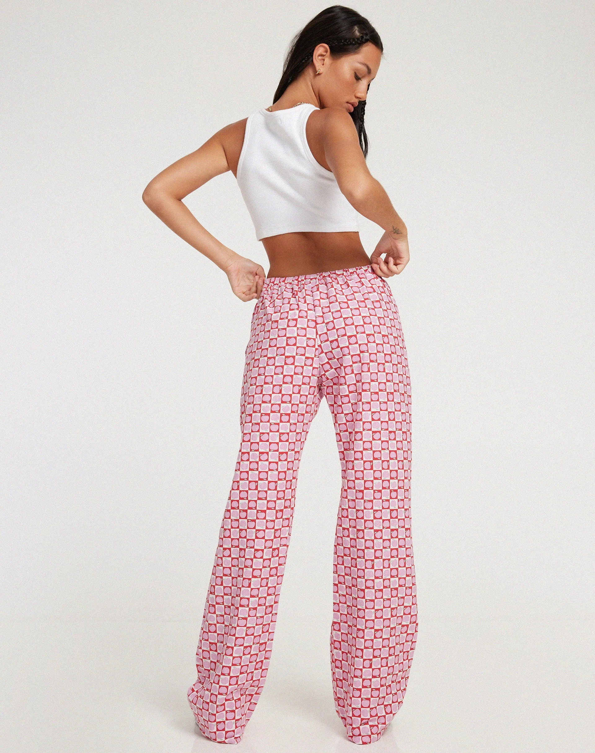 Raya Hose mit weitem Bein aus Apfelkaro Blush Red - Image 3